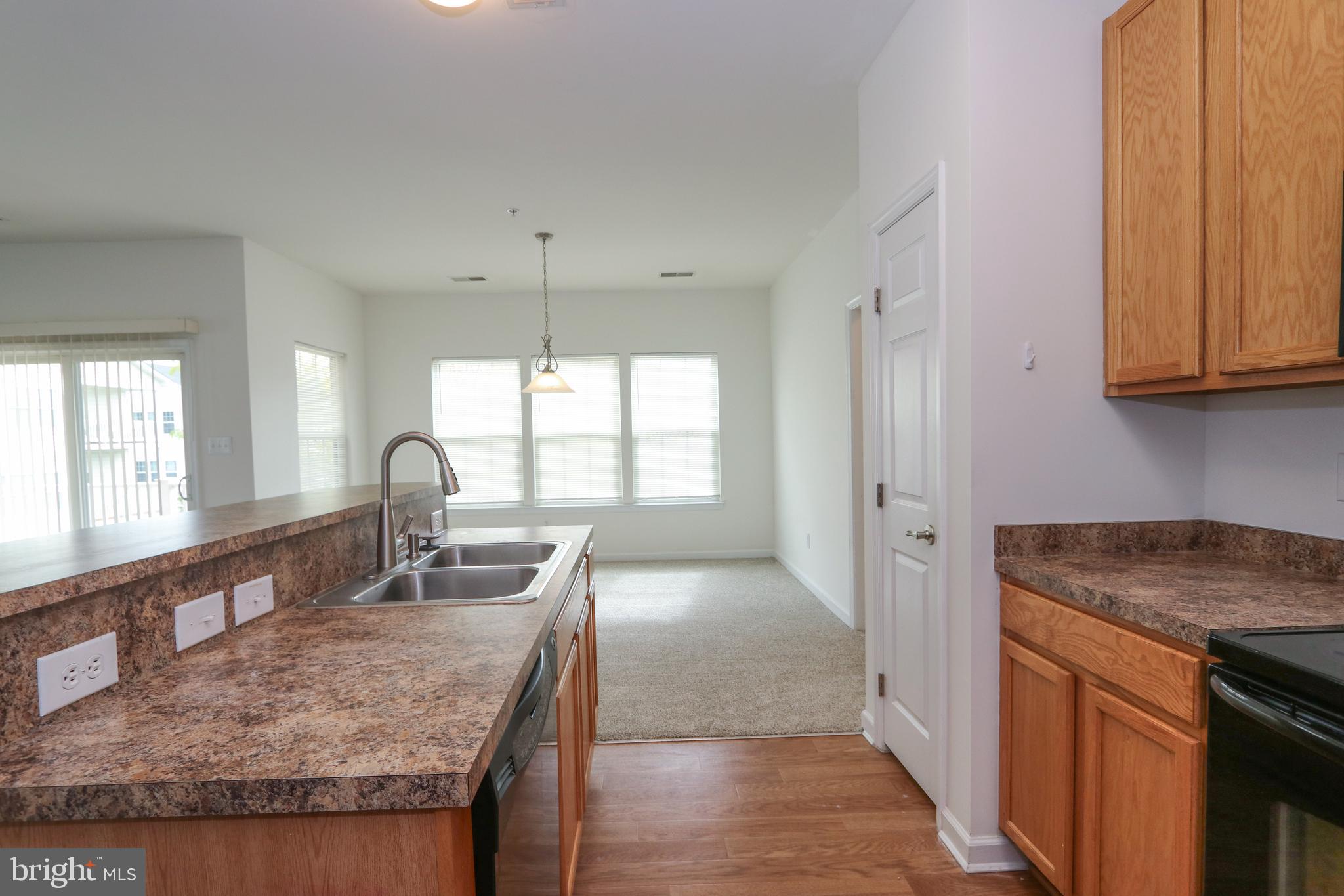 ROUND HILL - Residential