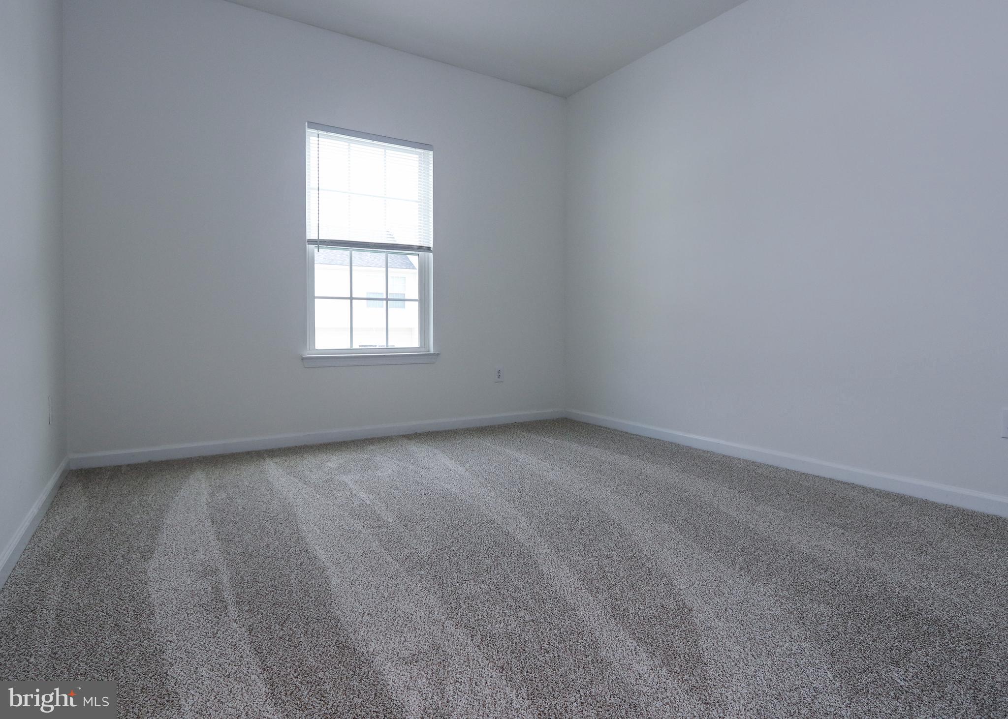 ROUND HILL - Residential