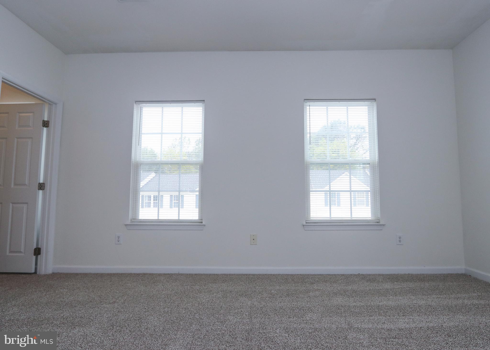 ROUND HILL - Residential