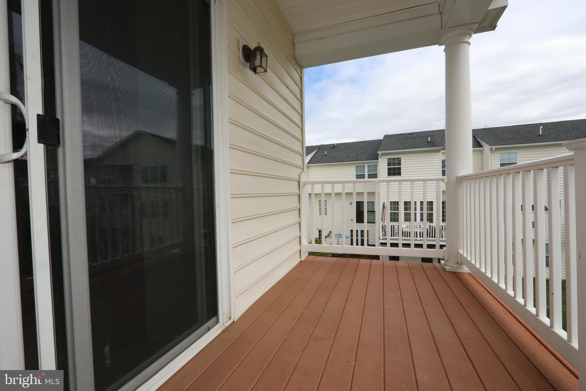 ROUND HILL - Residential