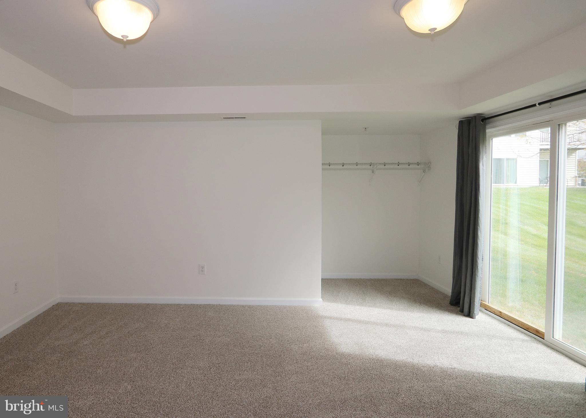 ROUND HILL - Residential