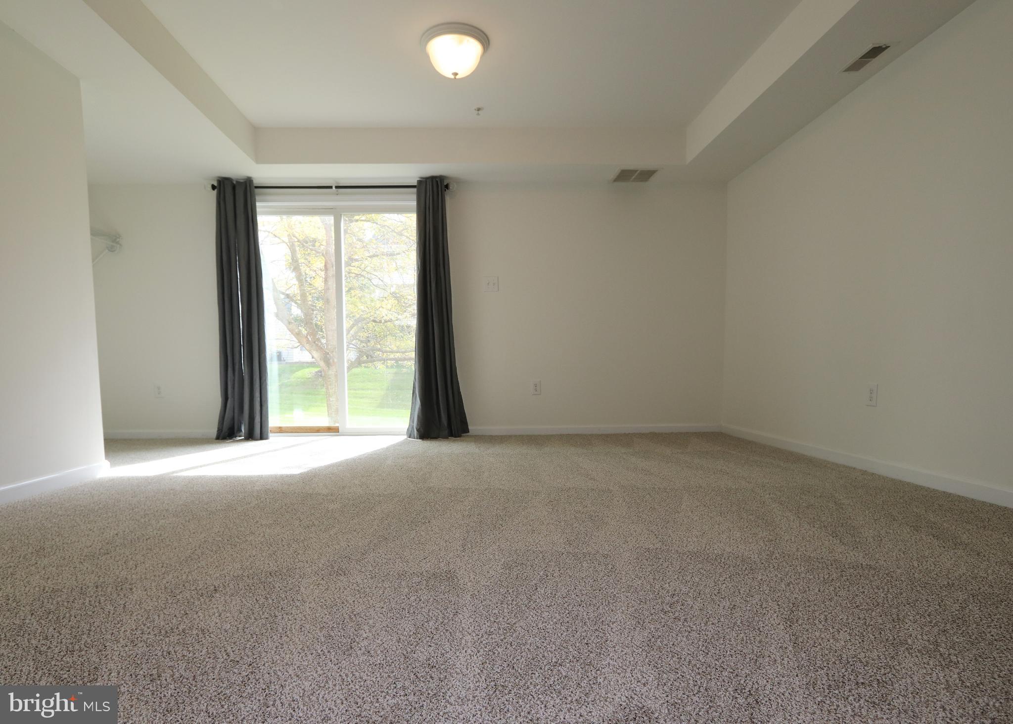 ROUND HILL - Residential