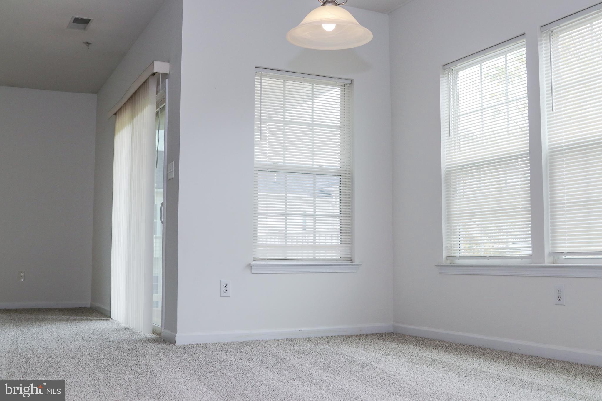 ROUND HILL - Residential