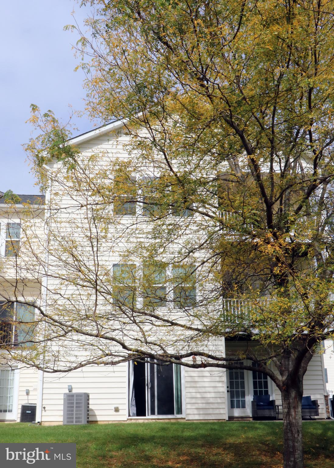 ROUND HILL - Residential