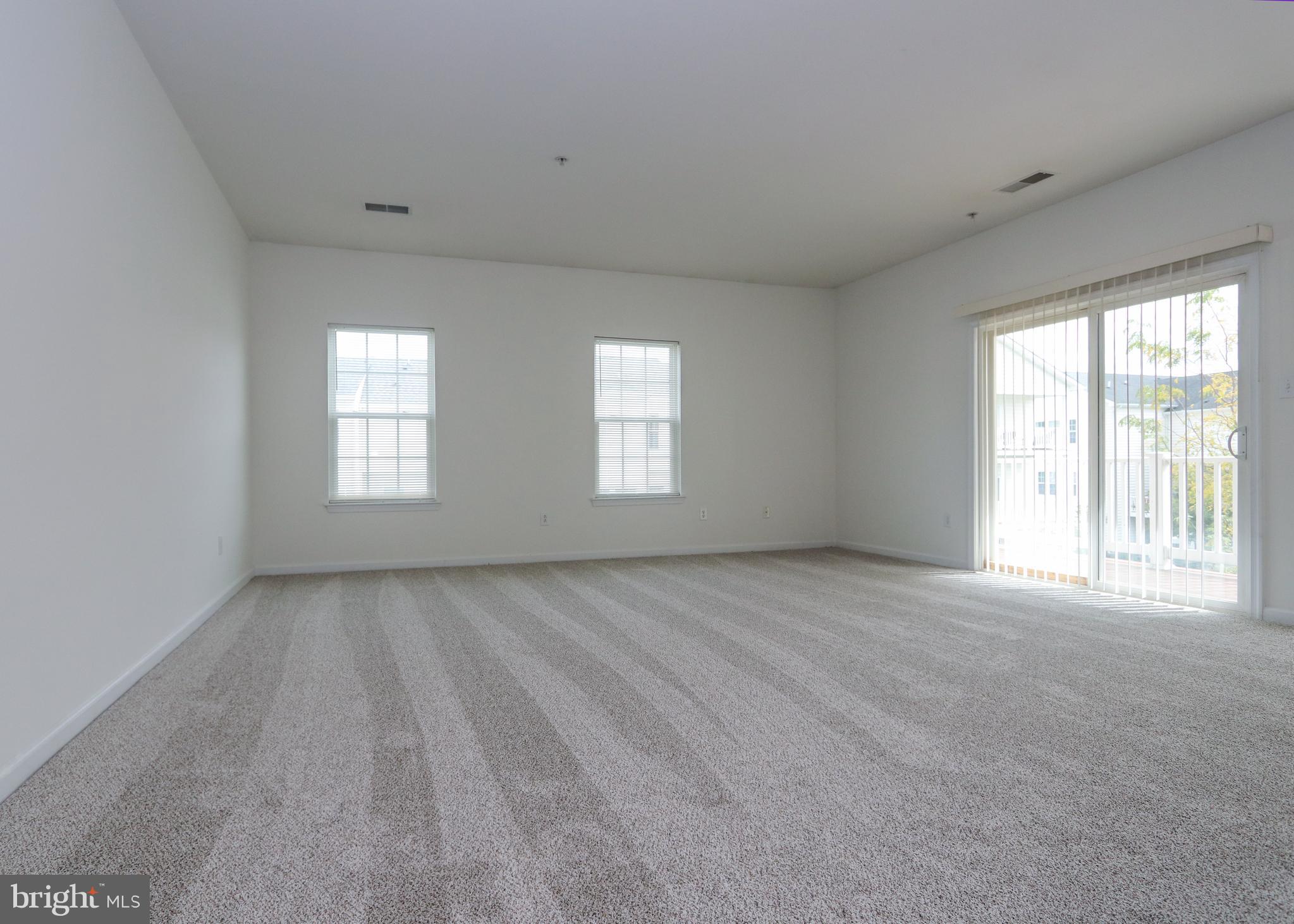 ROUND HILL - Residential