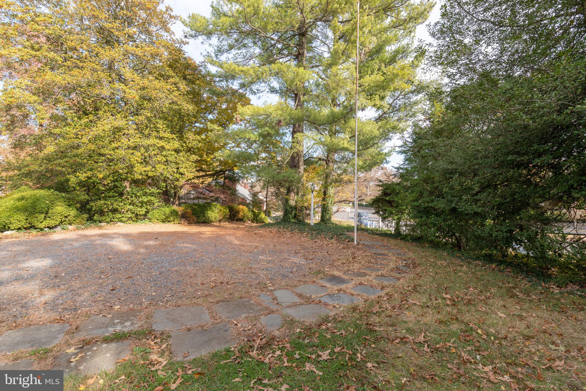 NORTH ARLINGTON - Land