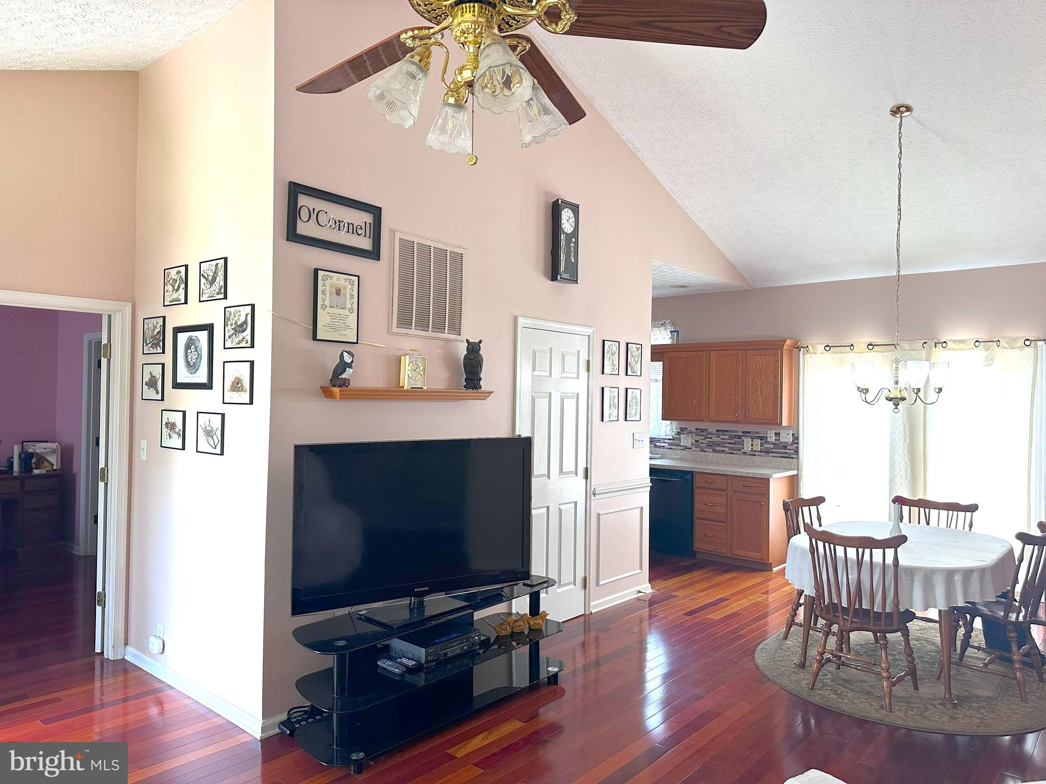 CRESTFIELD - Residential