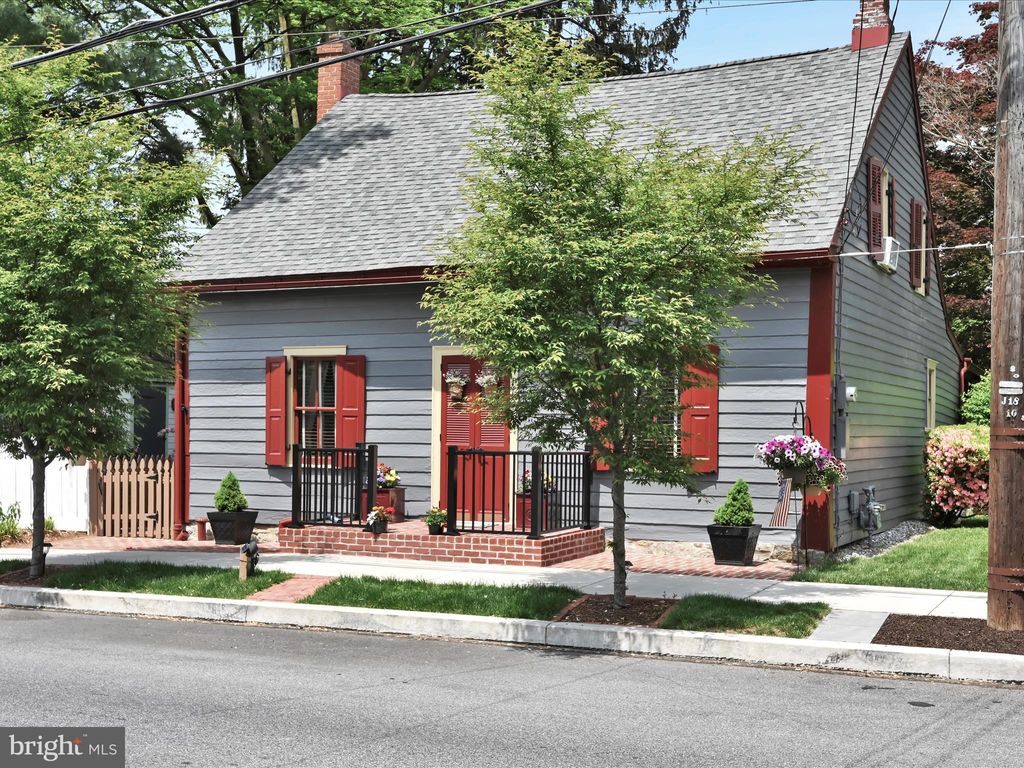 Photo of 110 E HIGH ST, MARIETTA, PA 17547 (MLS # PALA2034504)