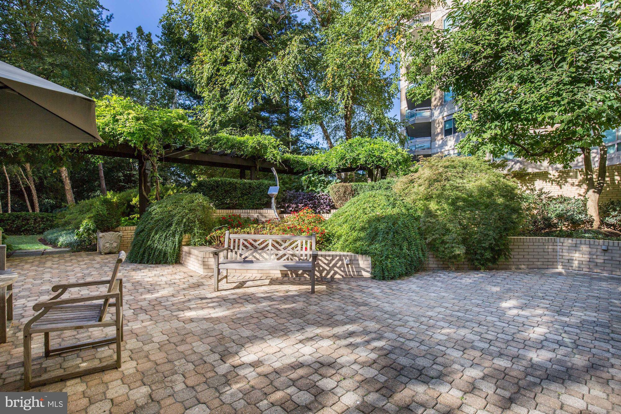 SOMERSET HOUSE CONDOS - Residential