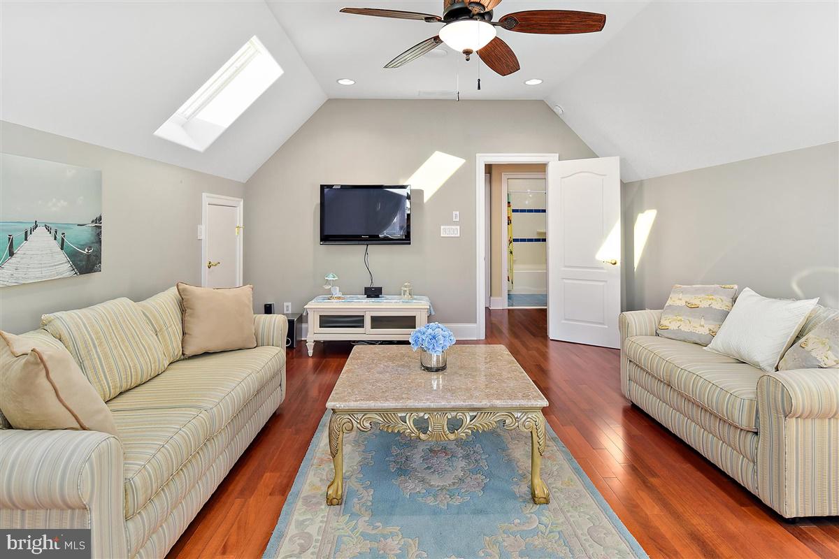 HERON HARBOUR - Residential