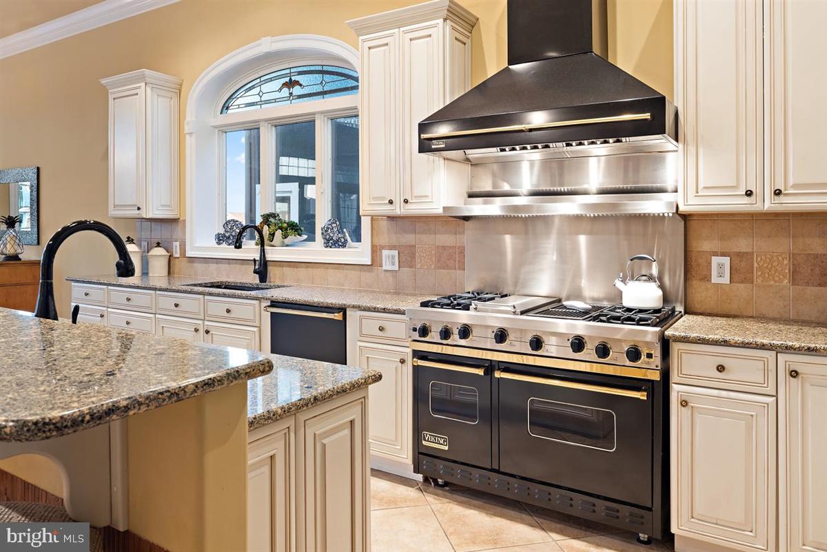 HERON HARBOUR - Residential