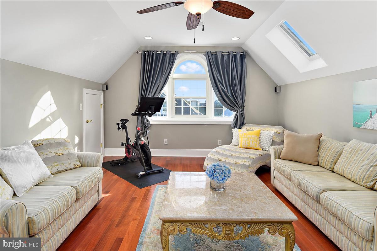 HERON HARBOUR - Residential