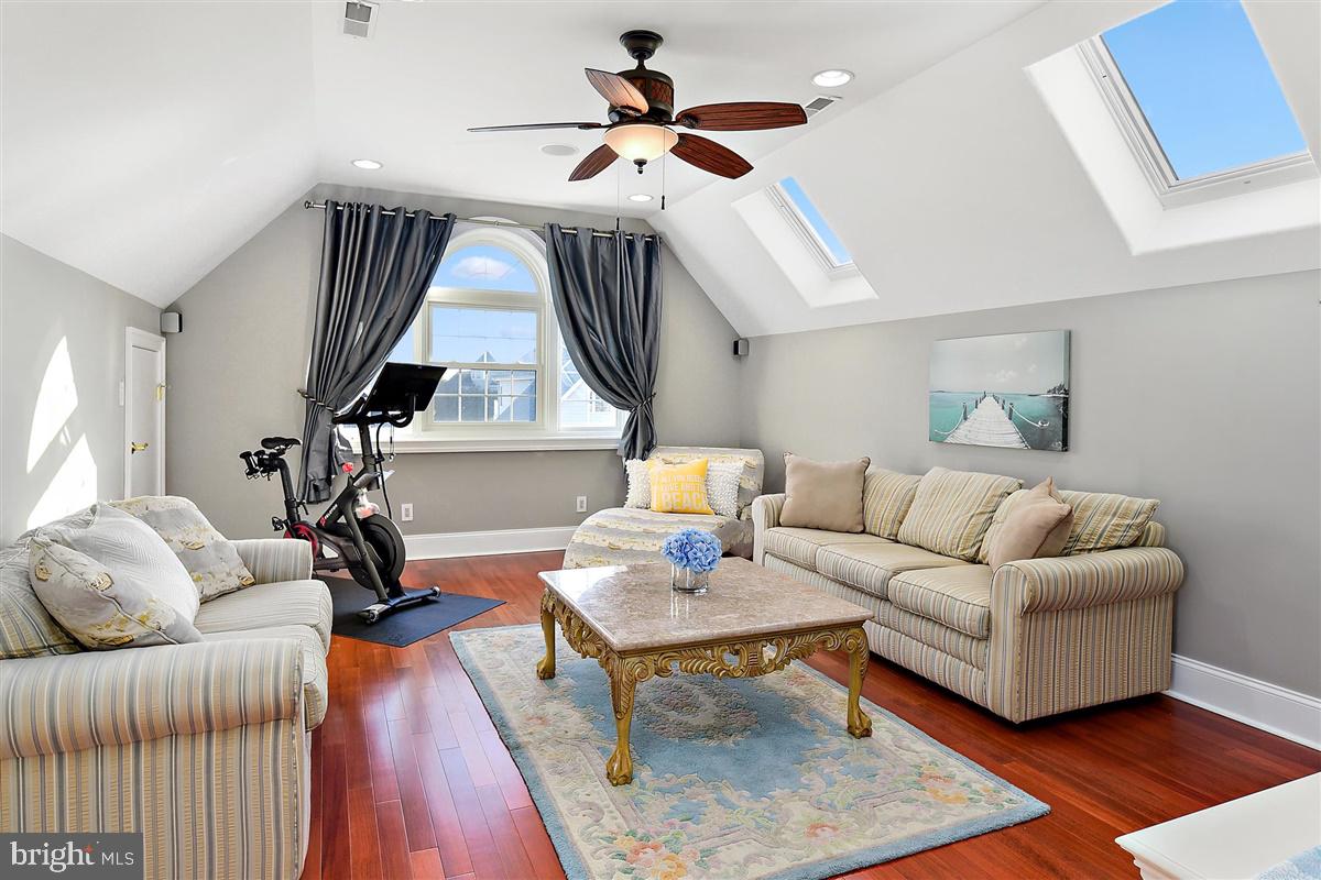 HERON HARBOUR - Residential