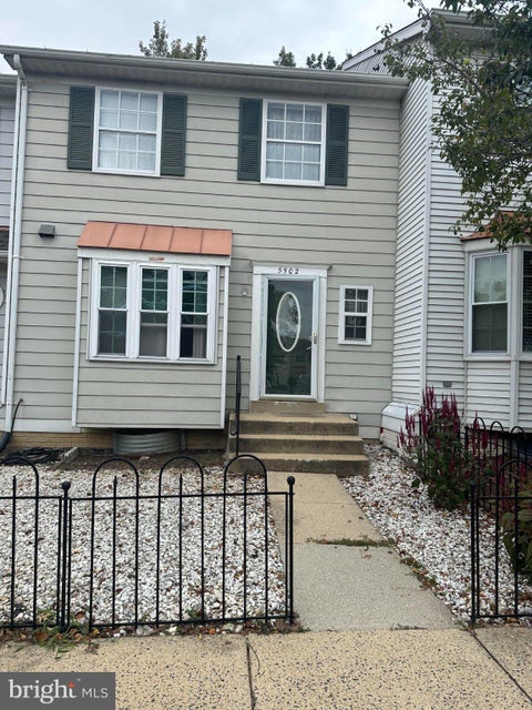 Photo of 5502 Woodlawn Manor Court, ALEXANDRIA, VA 22309 (MLS # VAFX2343418)