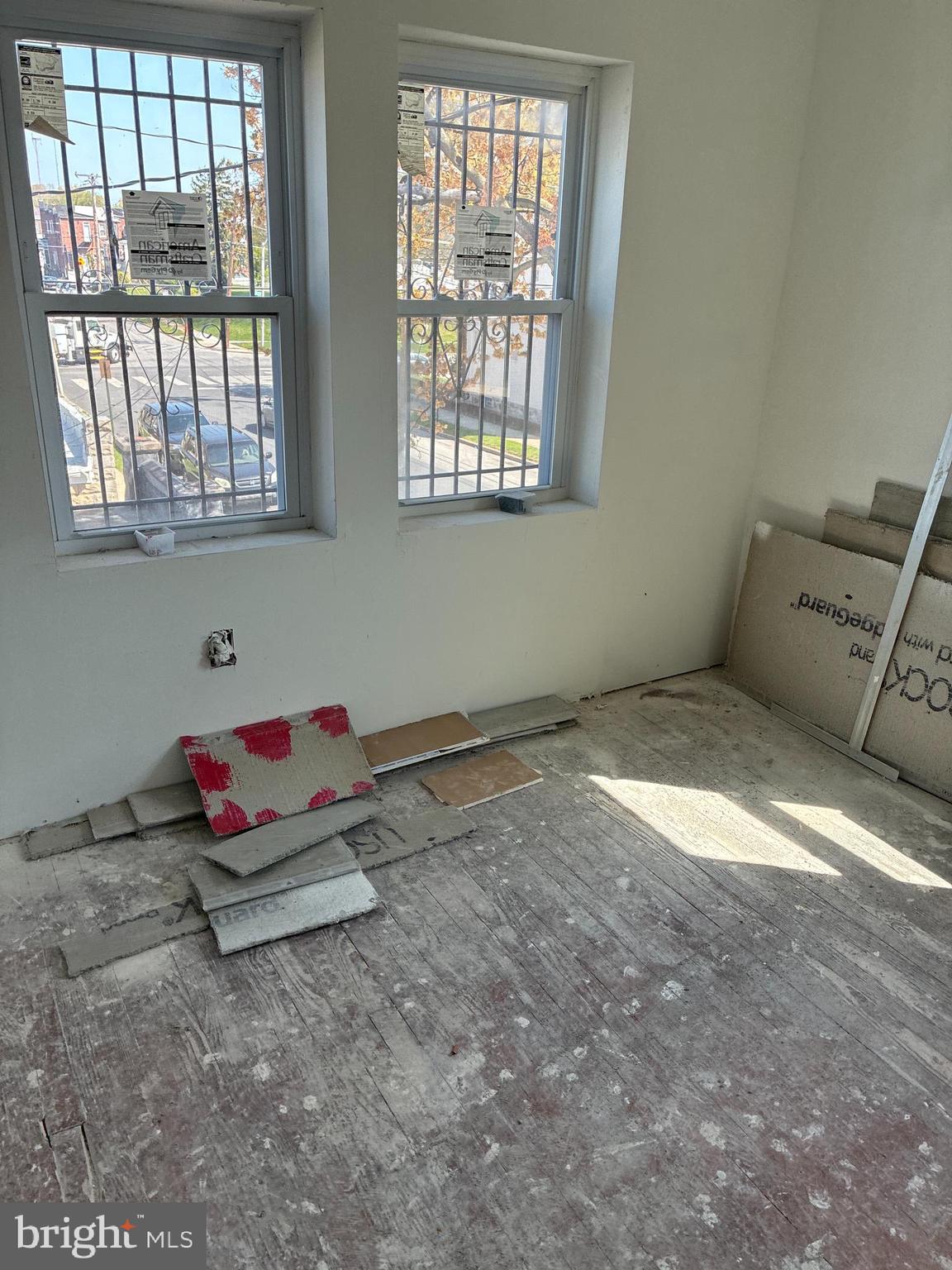 EVERGREEN LAWN - Residential