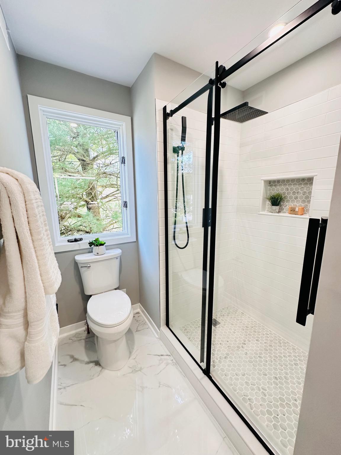 MONTROSE VIL - Residential