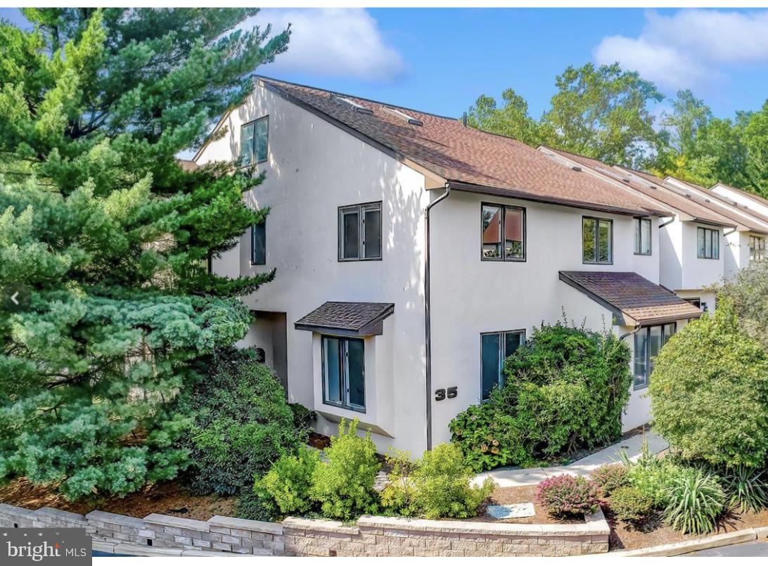 MONTROSE VIL - Residential