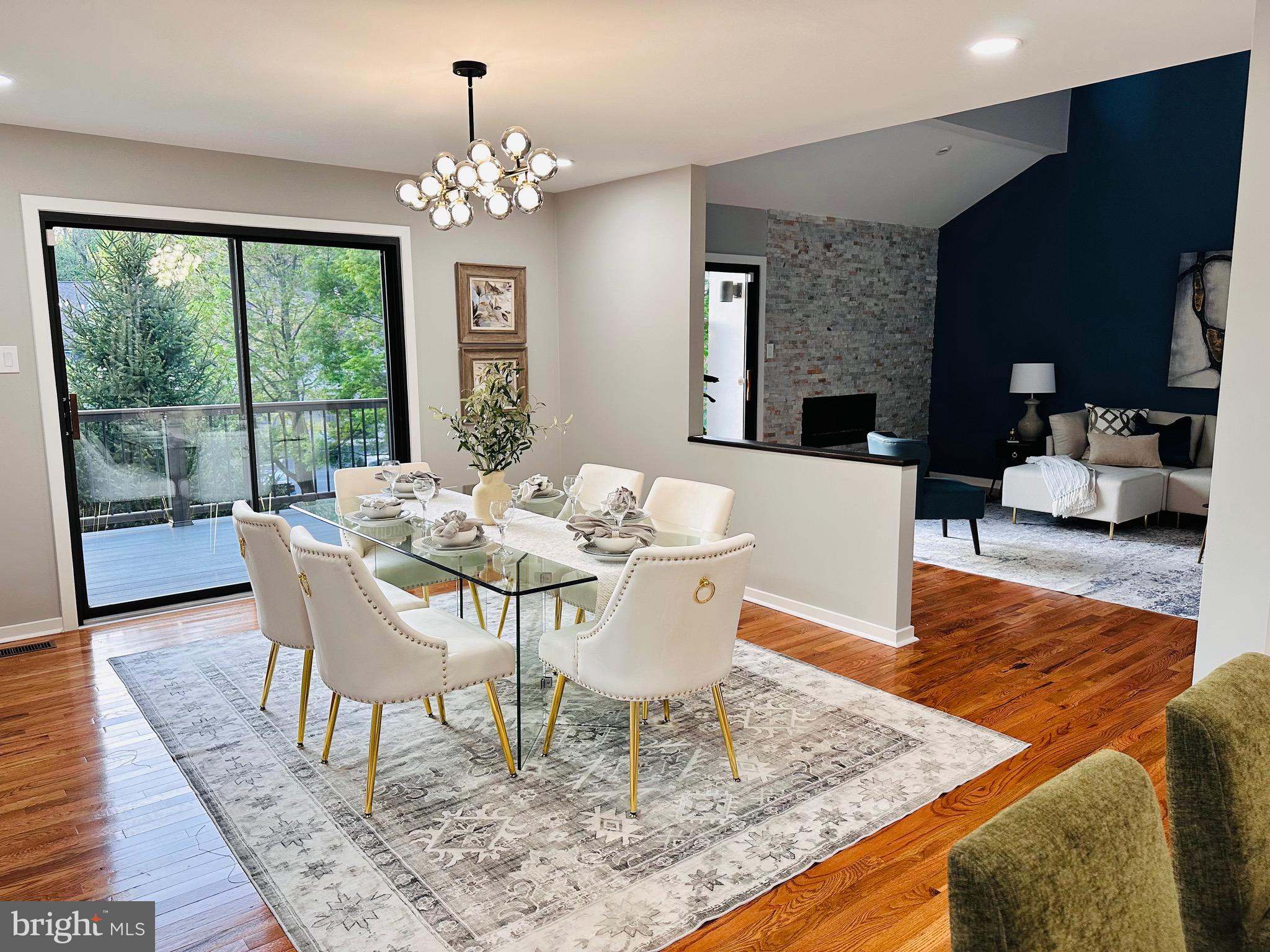 MONTROSE VIL - Residential