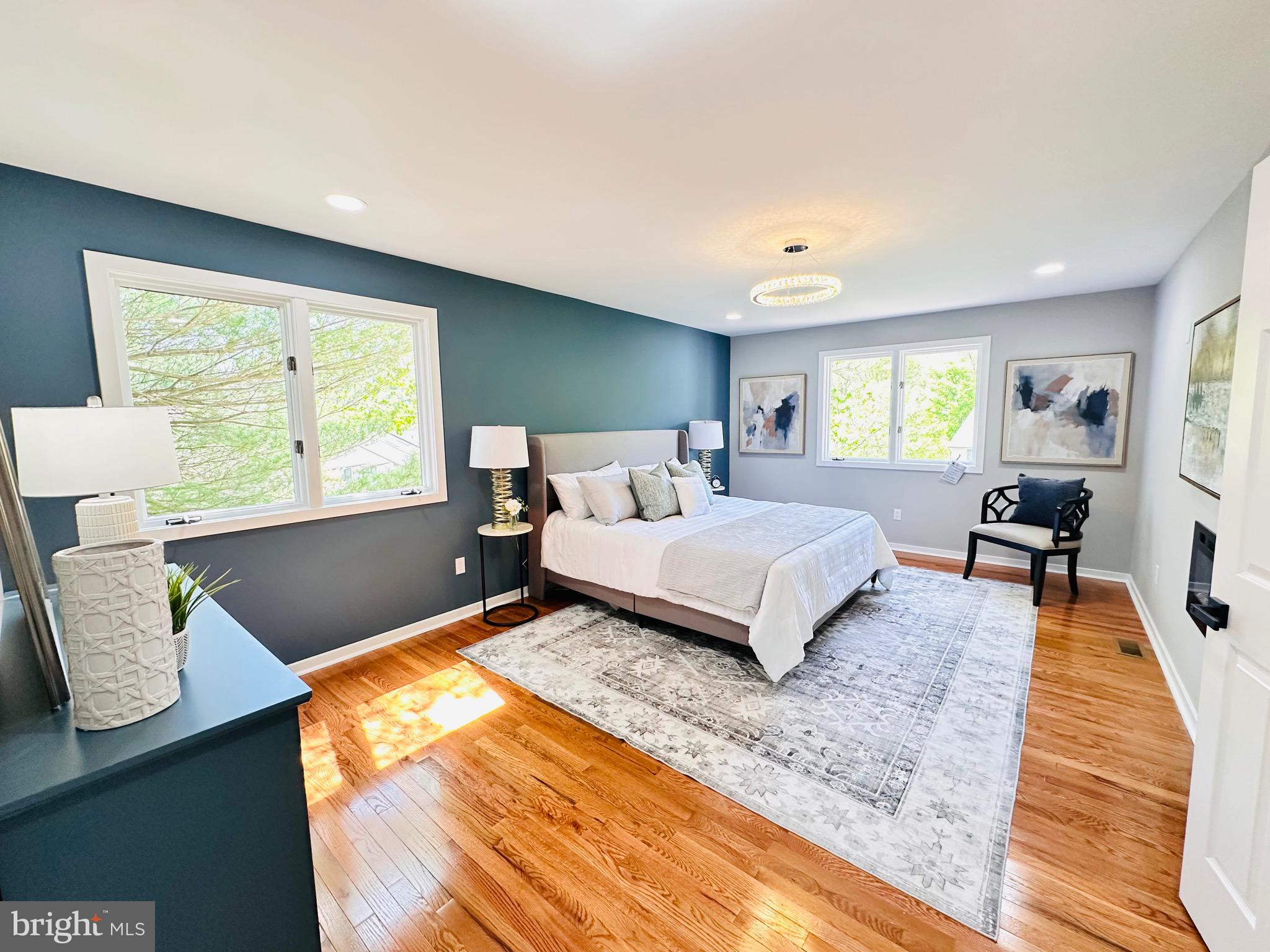 MONTROSE VIL - Residential