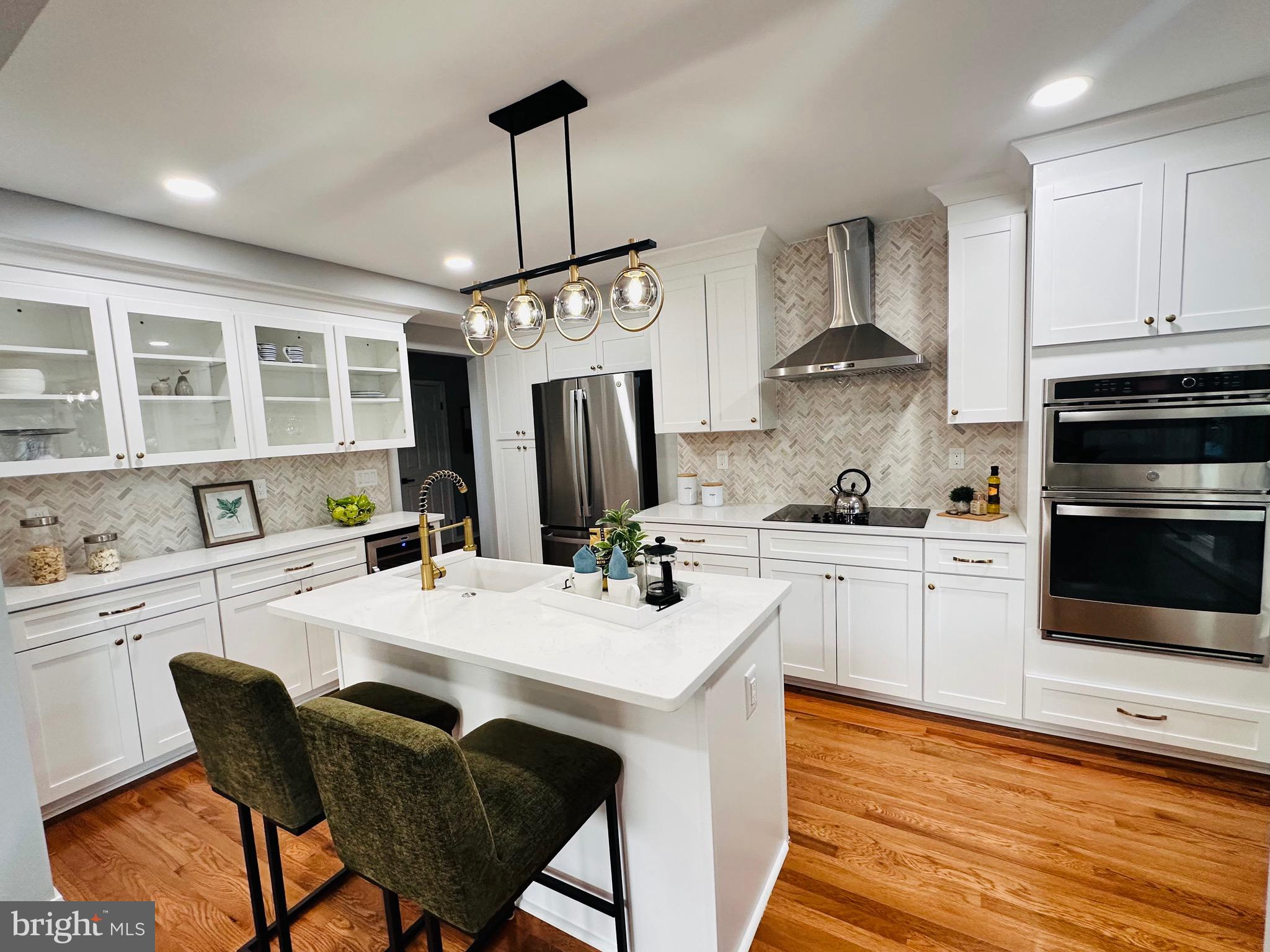 MONTROSE VIL - Residential