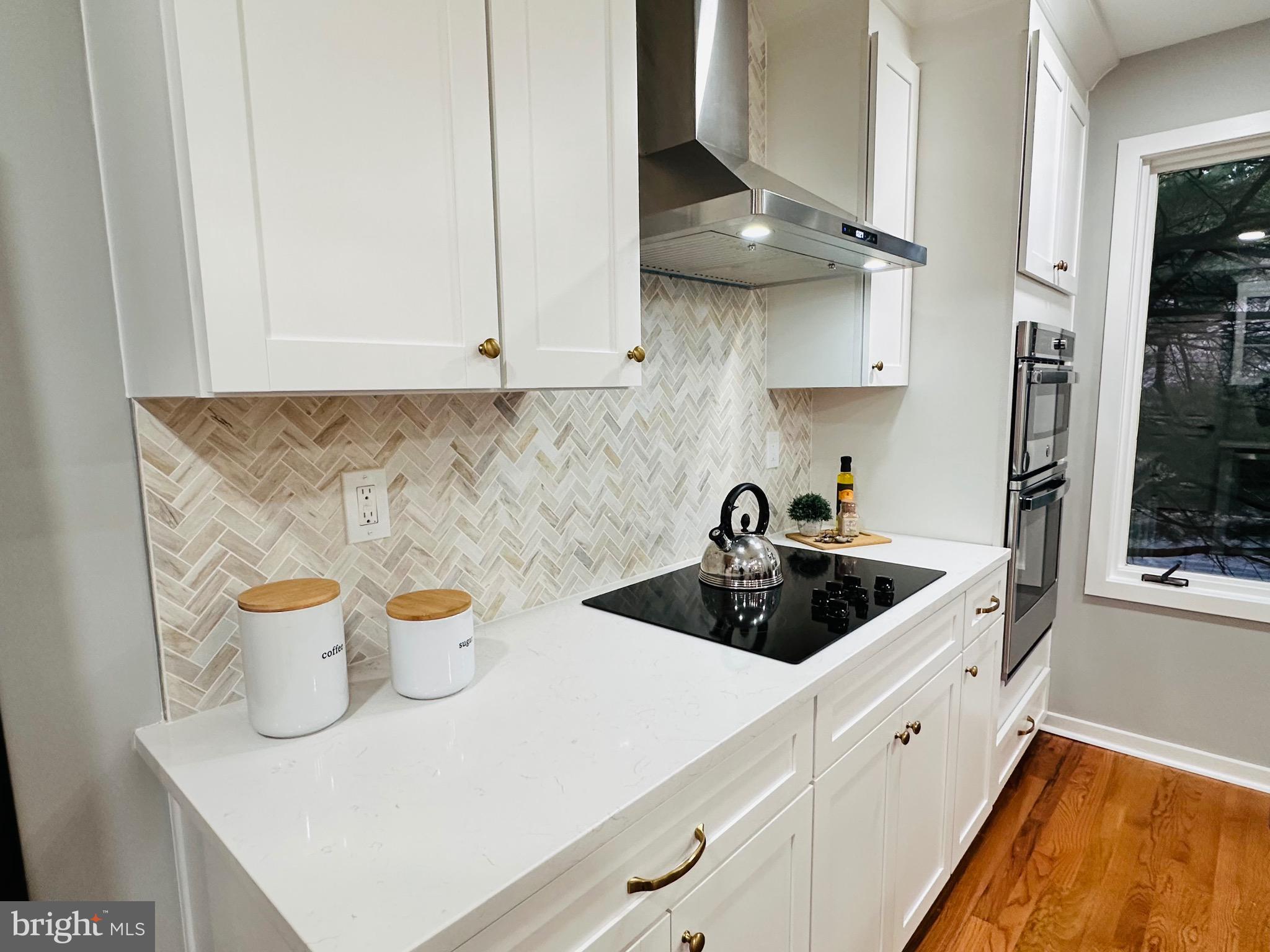 MONTROSE VIL - Residential