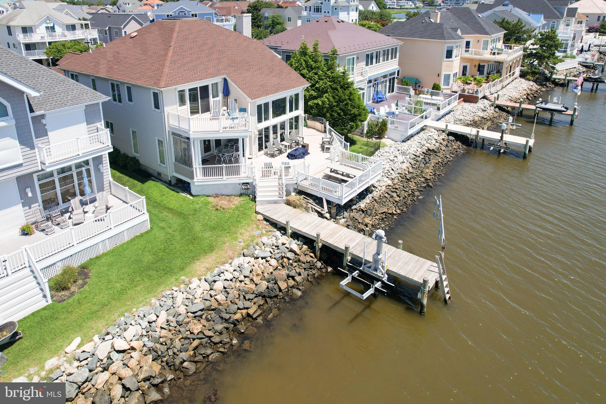NANTUCKET POINT - Residential