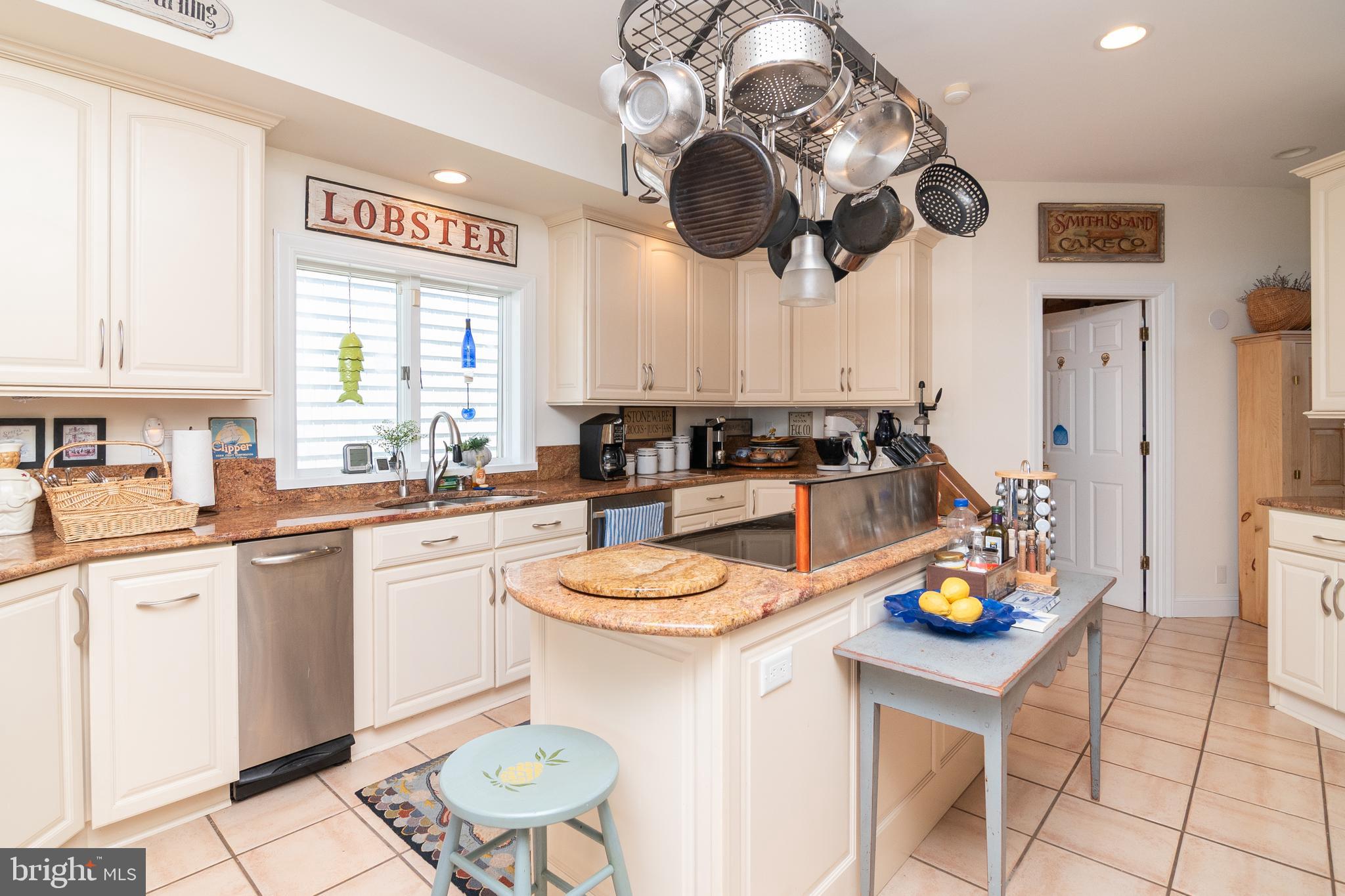 NANTUCKET POINT - Residential