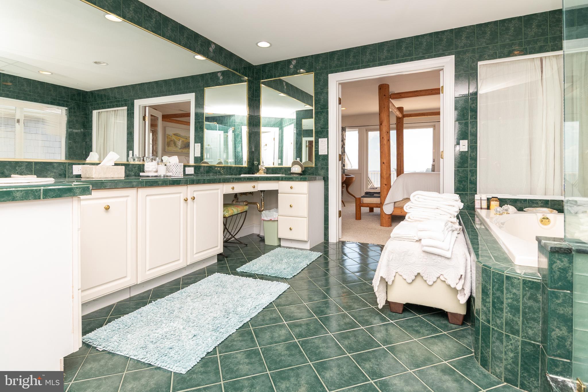 NANTUCKET POINT - Residential