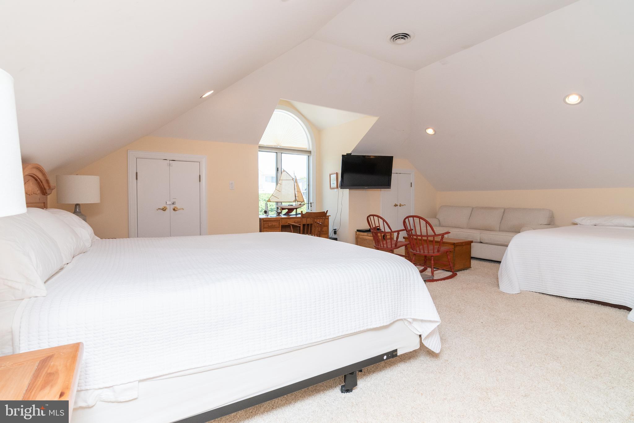 NANTUCKET POINT - Residential