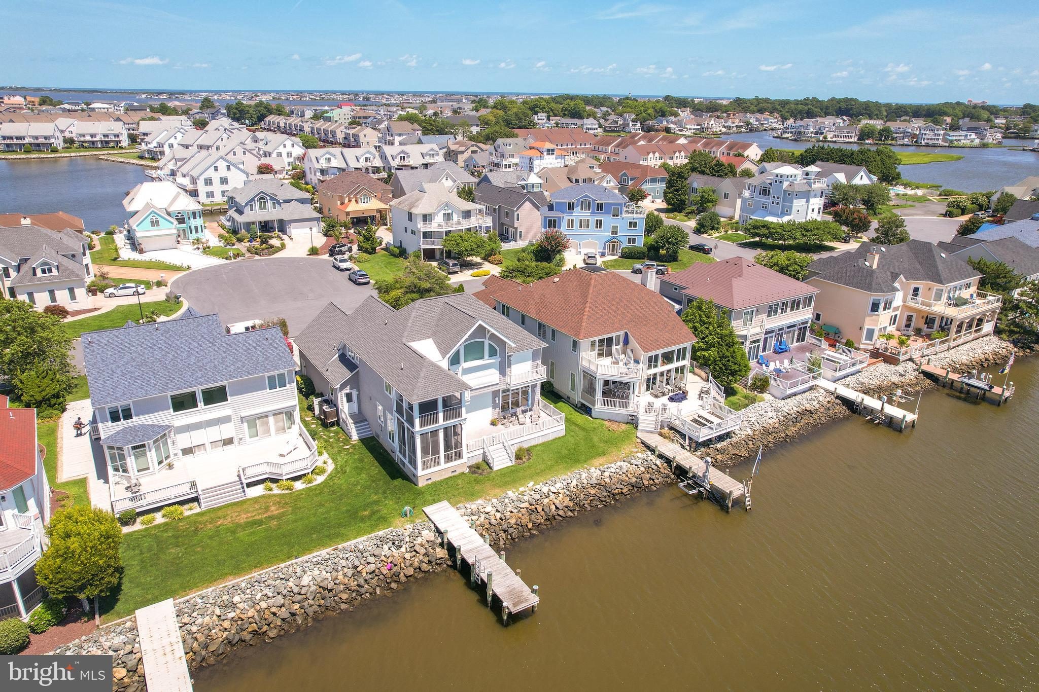 NANTUCKET POINT - Residential