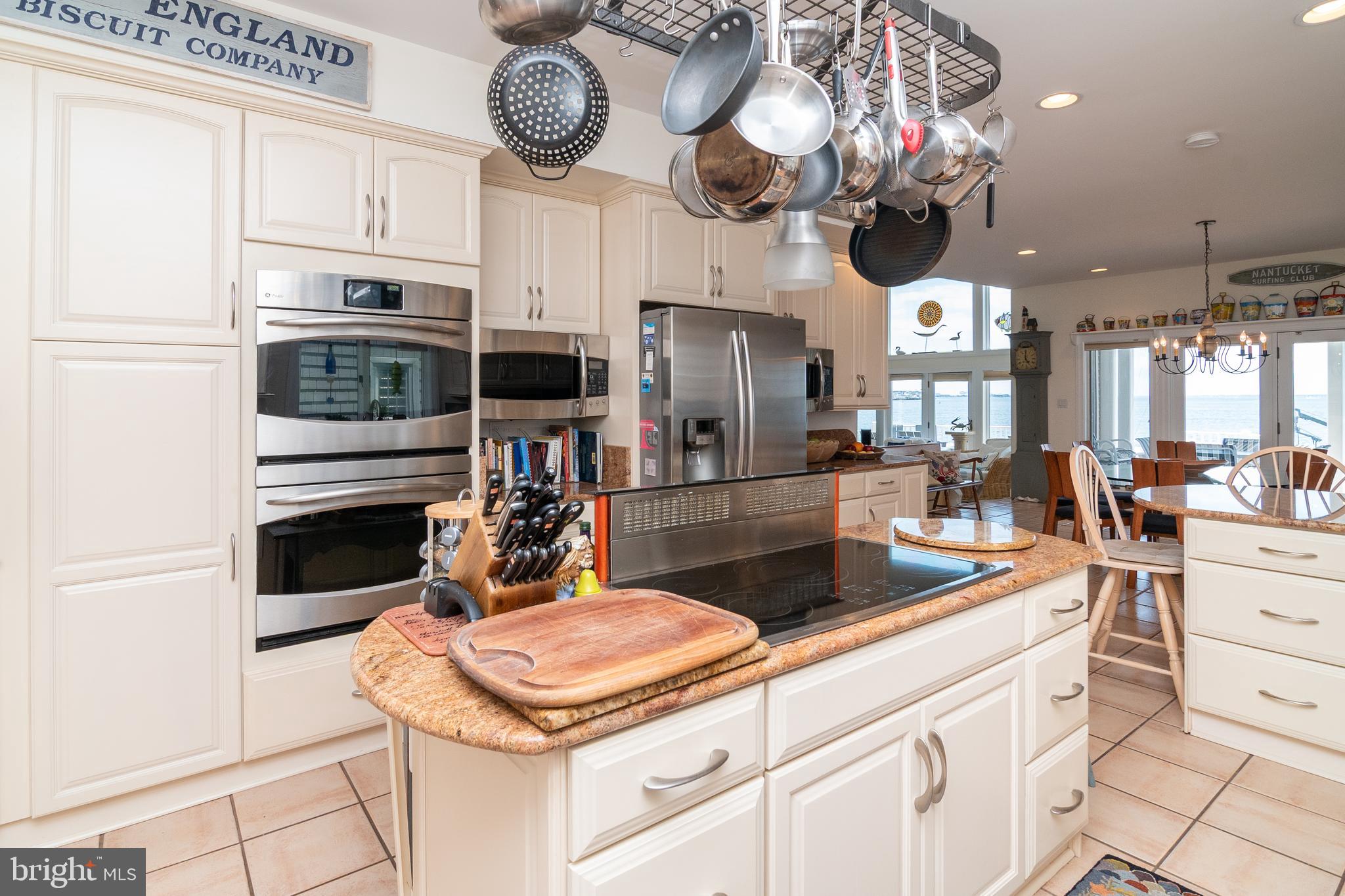 NANTUCKET POINT - Residential