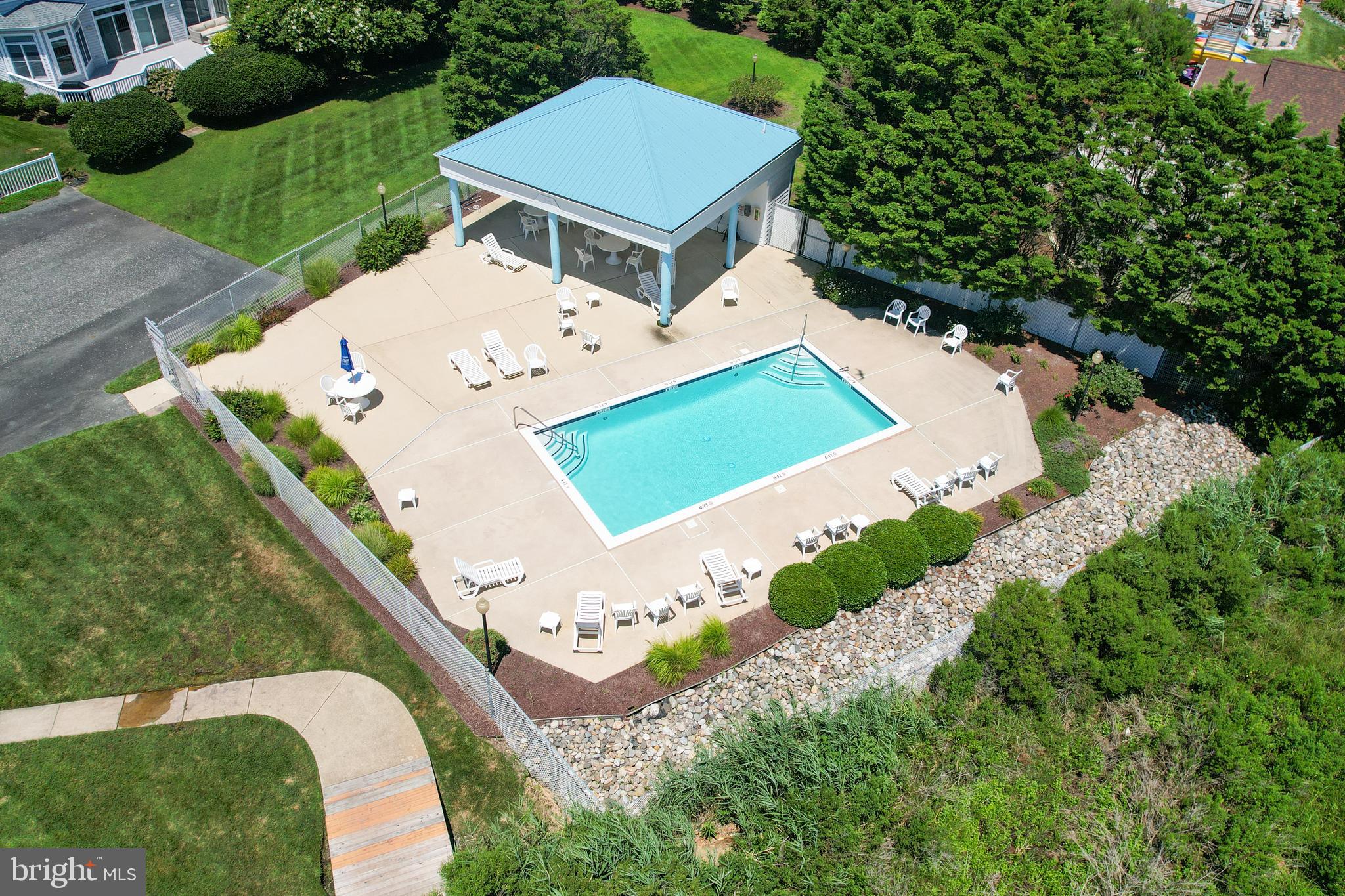 NANTUCKET POINT - Residential