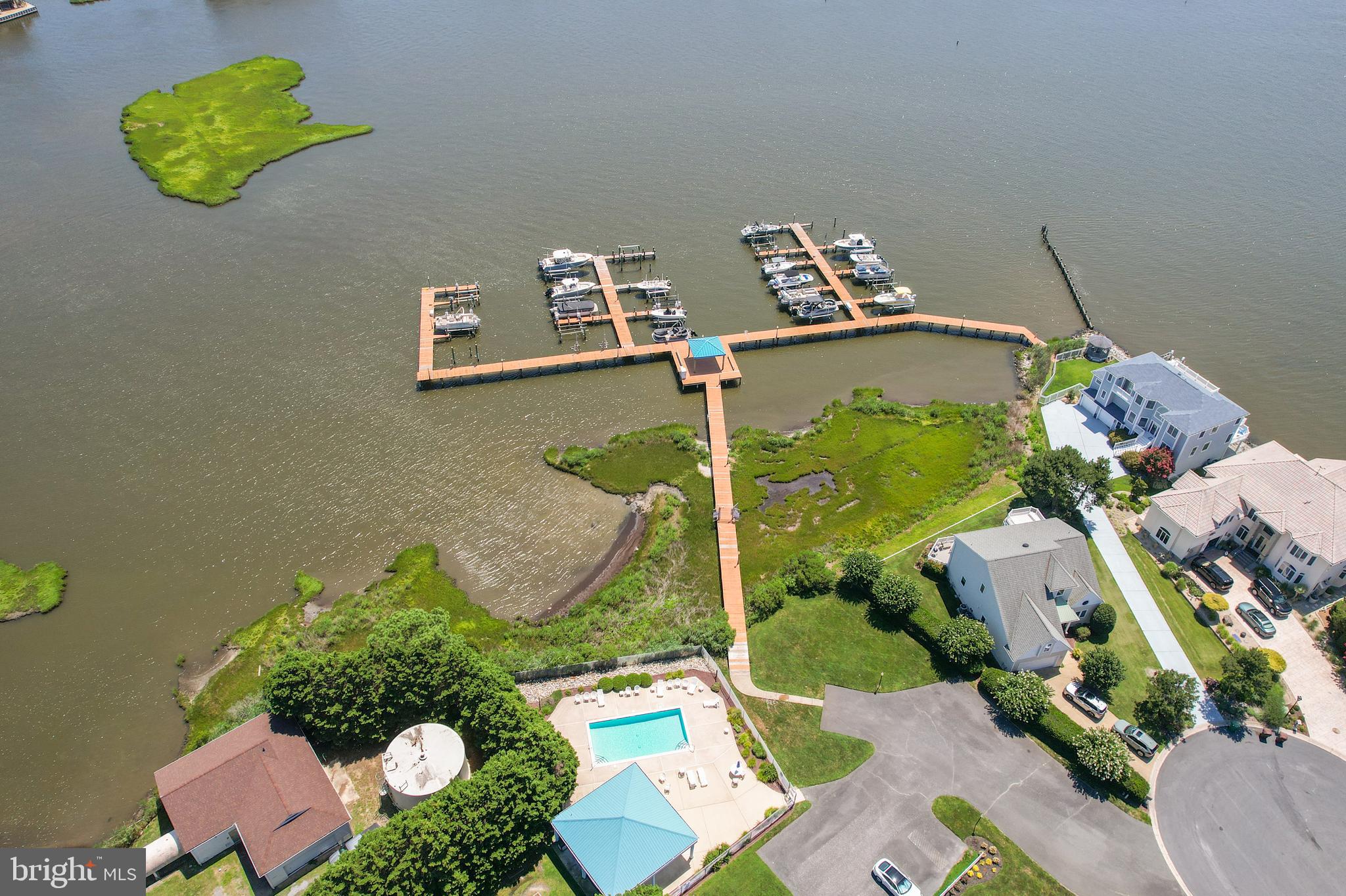 NANTUCKET POINT - Residential