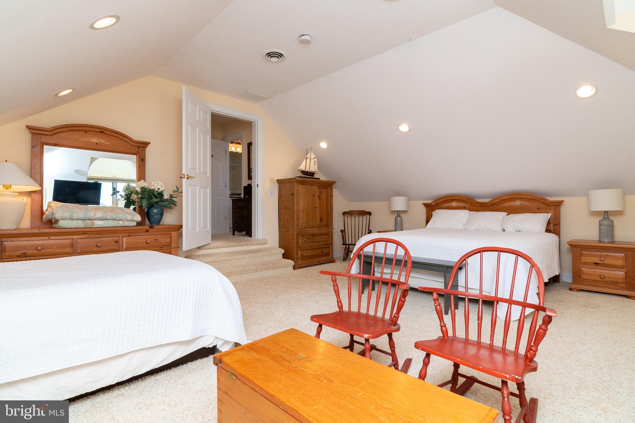 NANTUCKET POINT - Residential