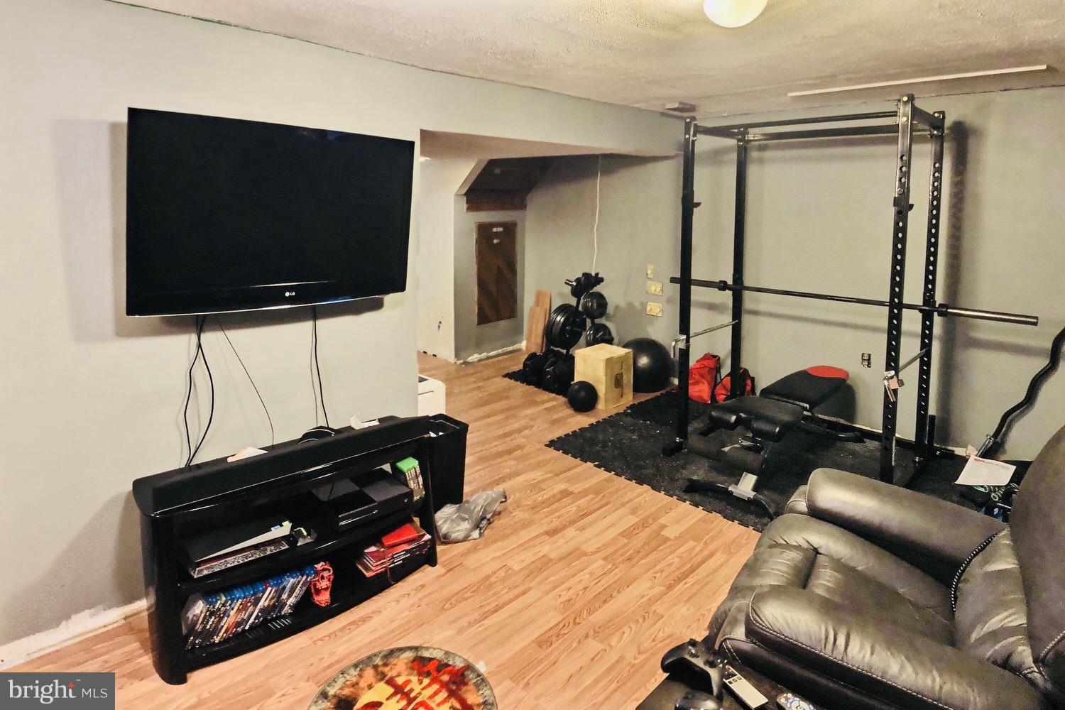 CROFTON MEADOWS - Residential