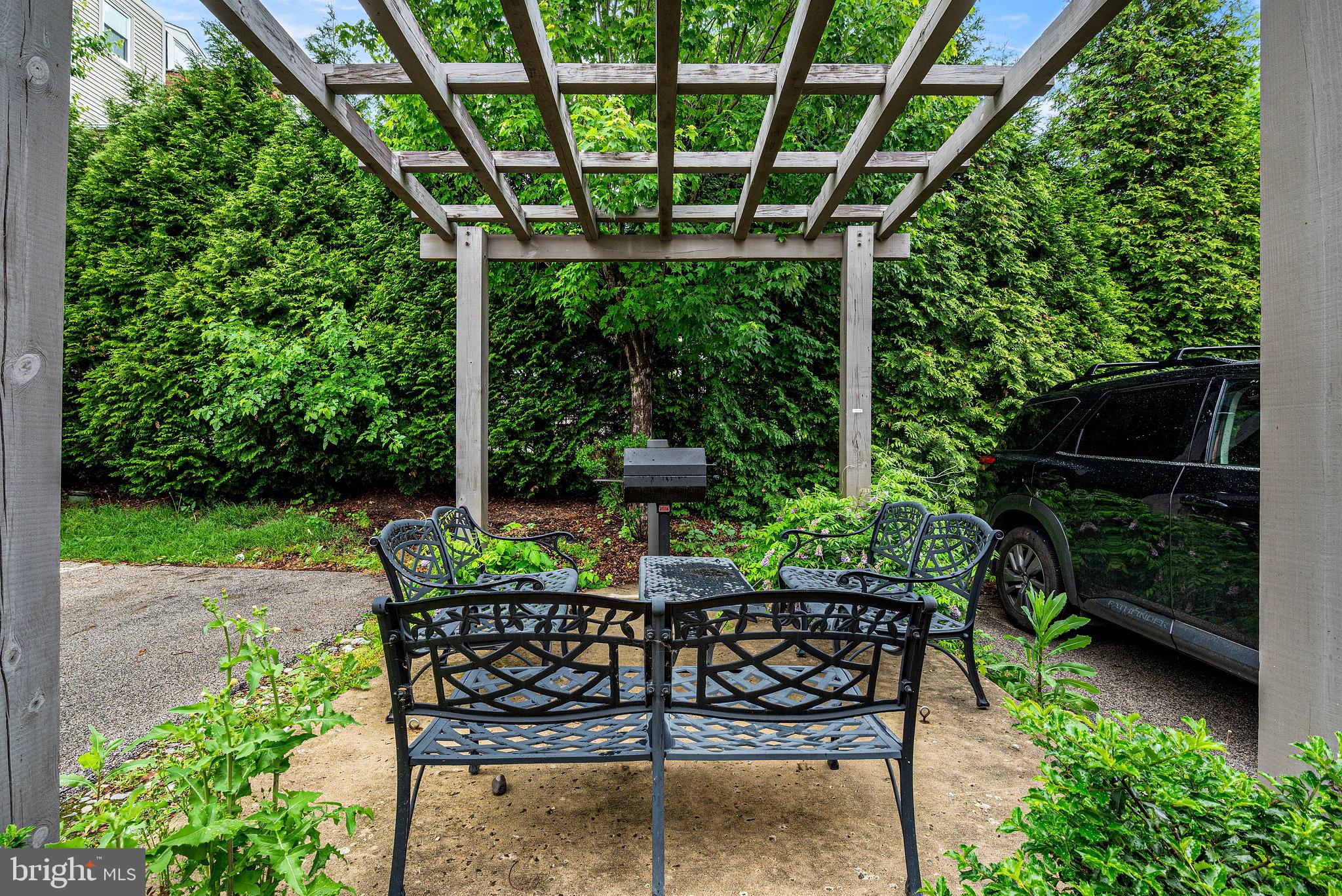 NORRISTOWN - Residential