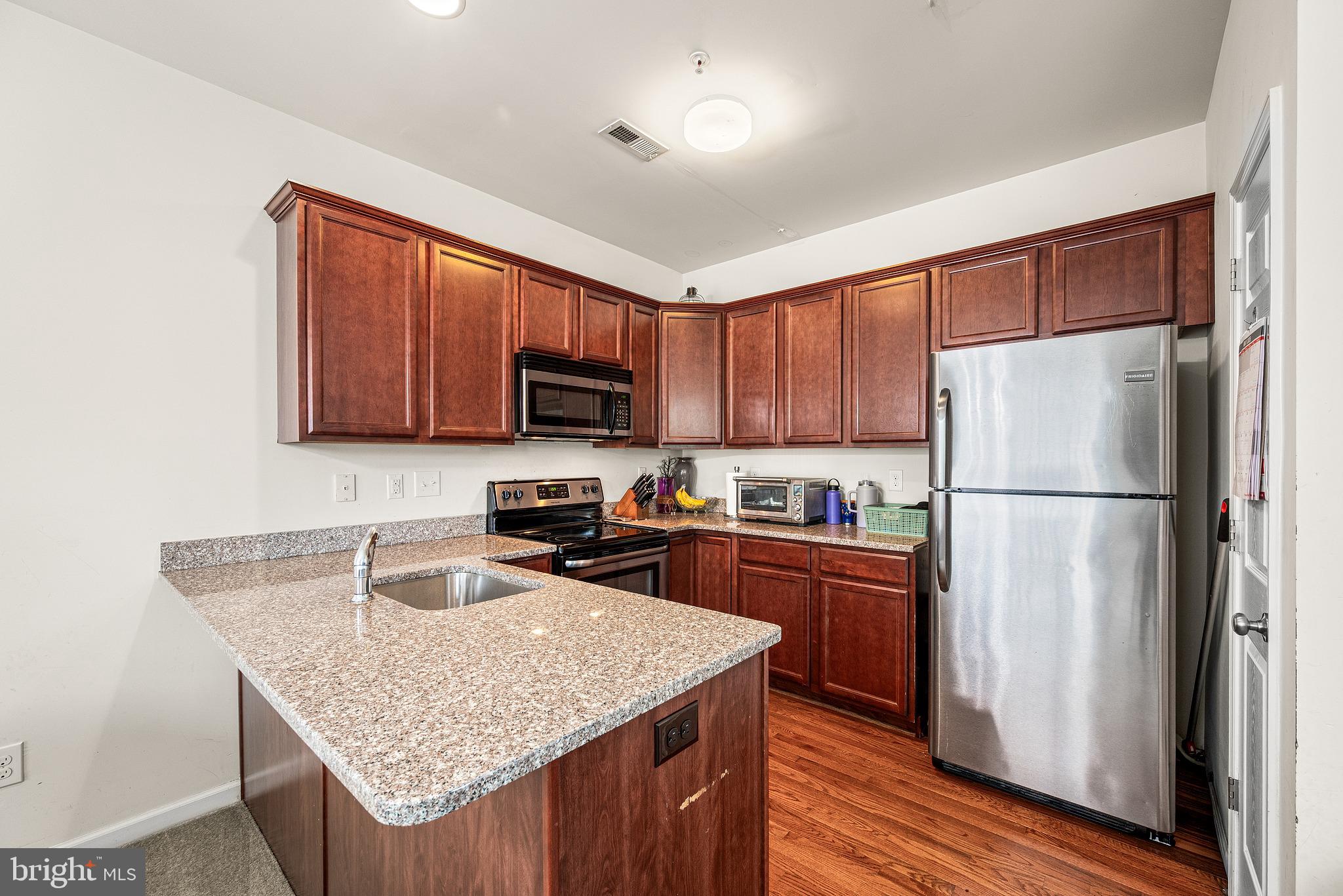 NORRISTOWN - Residential