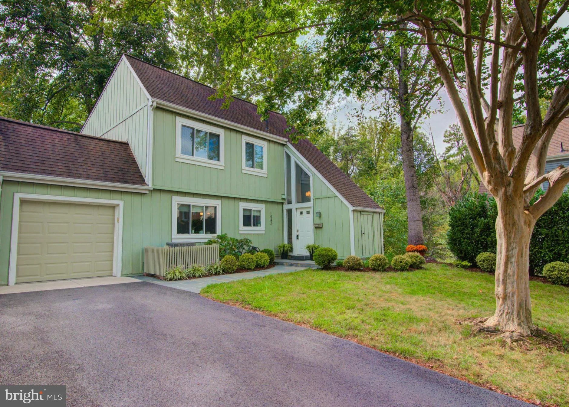 1442 Yellowwood Court