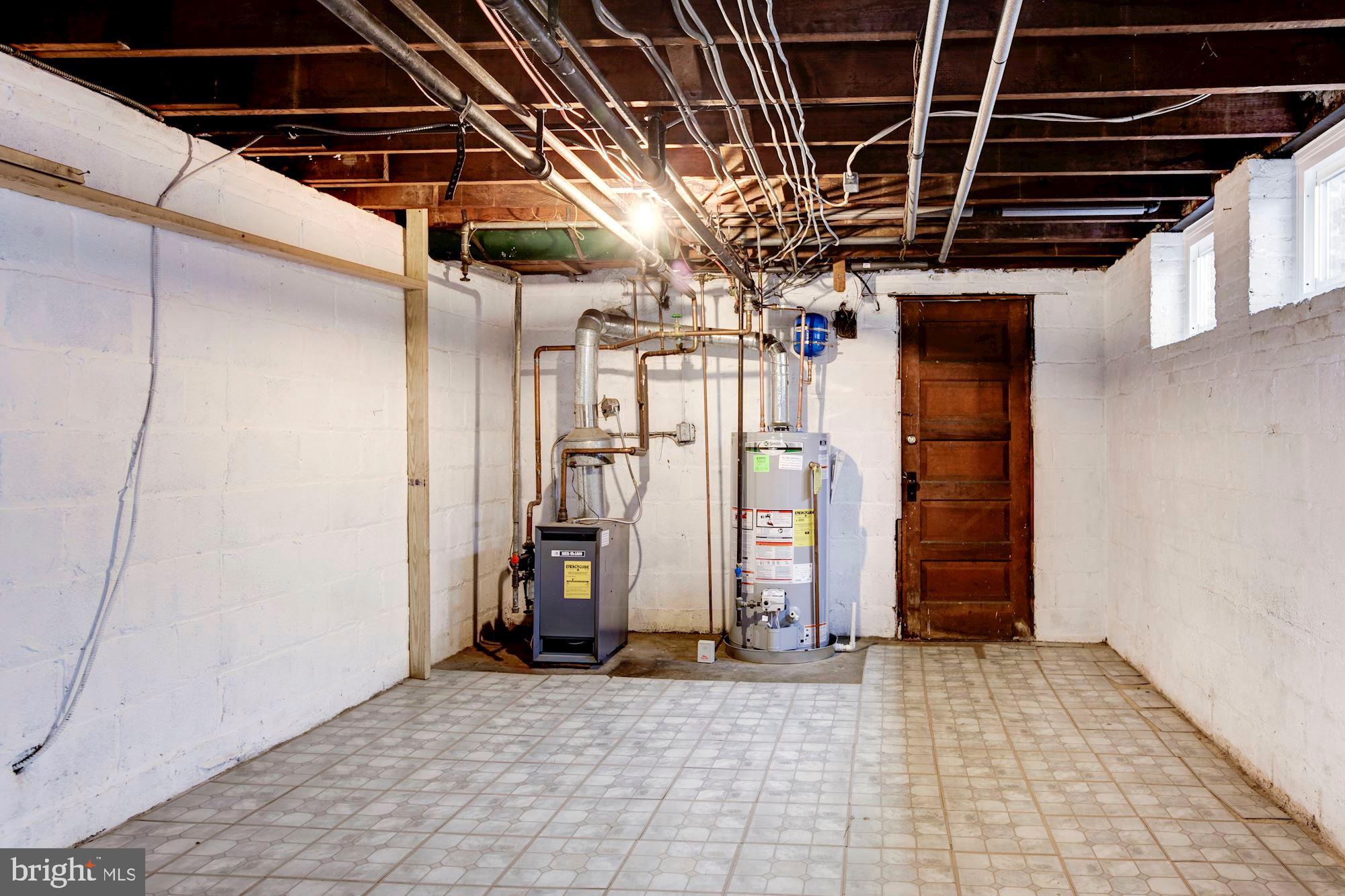 WOODSIDE PARK - Residential Lease