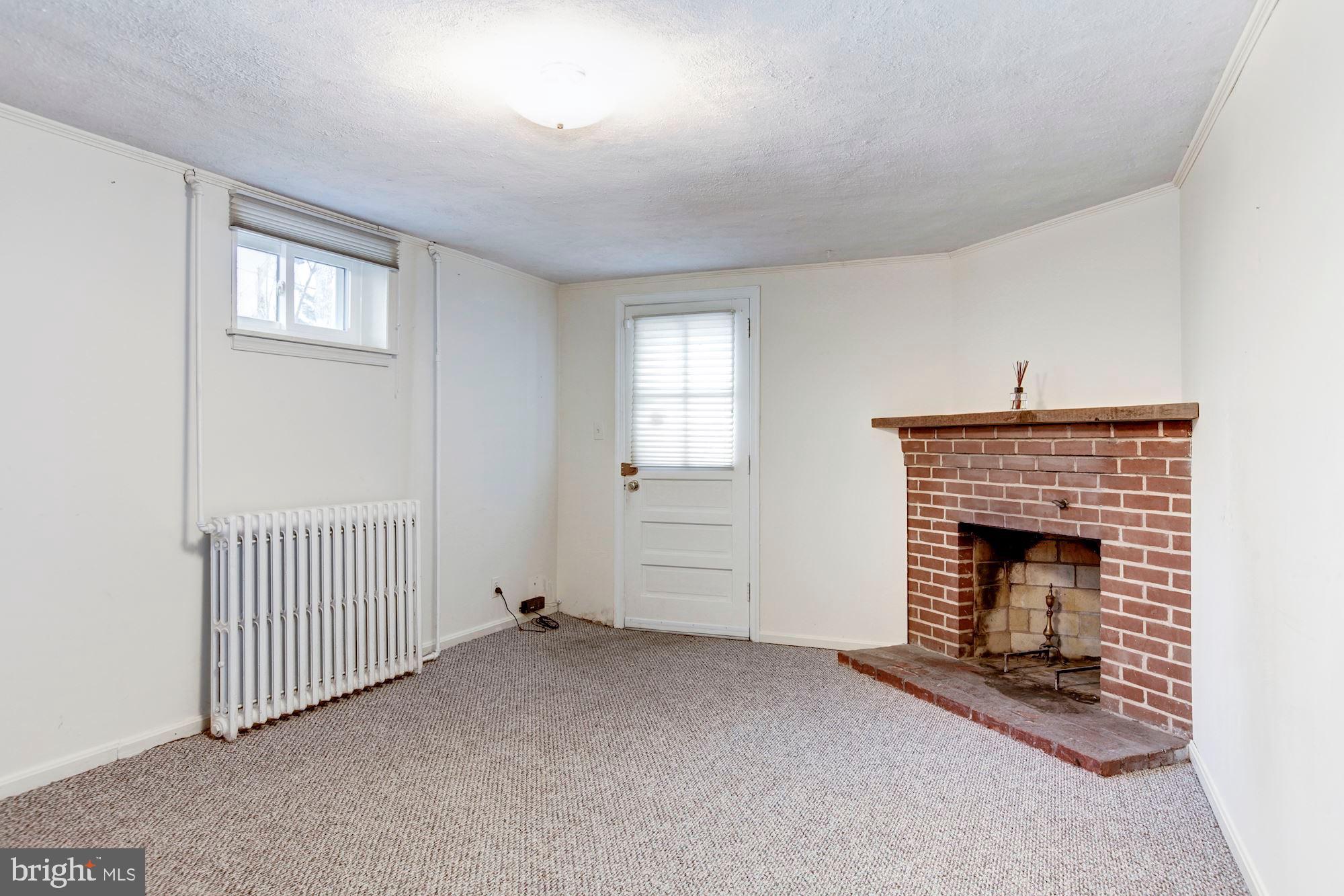 WOODSIDE PARK - Residential Lease