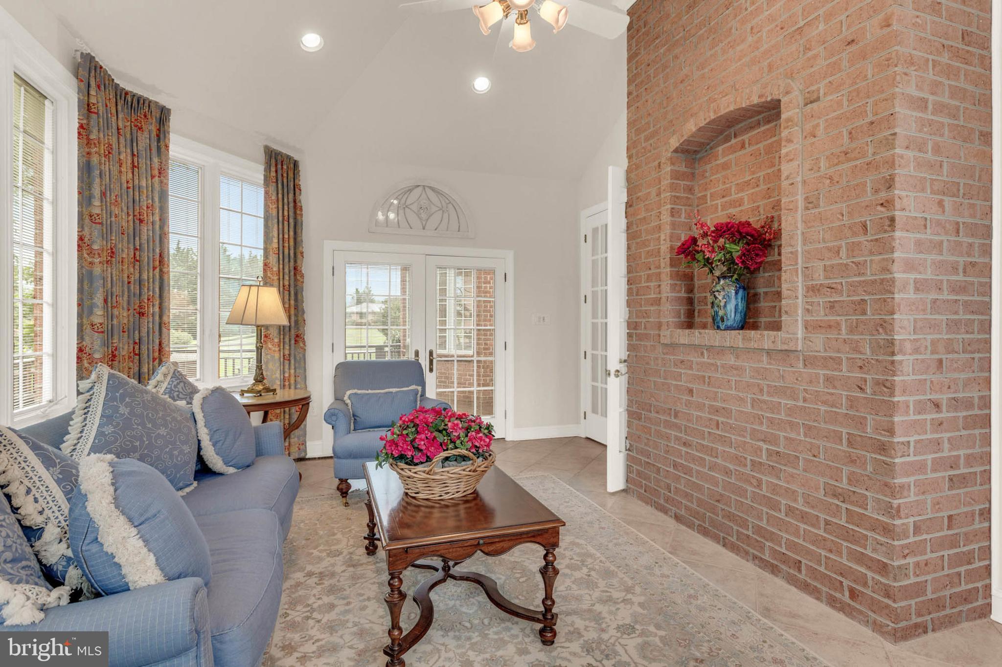 ALLNUTT FARMS ESTATES - Residential