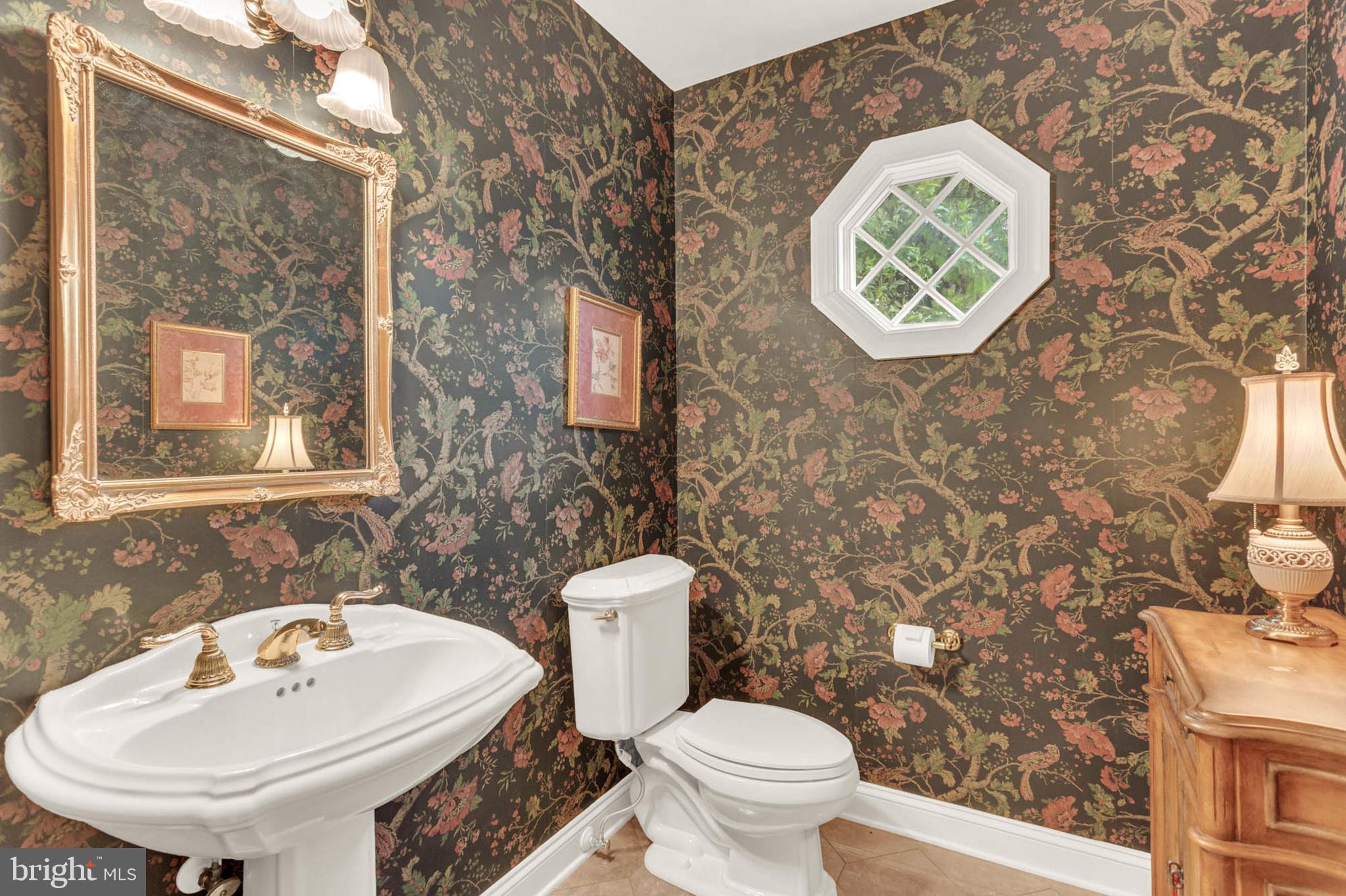 ALLNUTT FARMS ESTATES - Residential