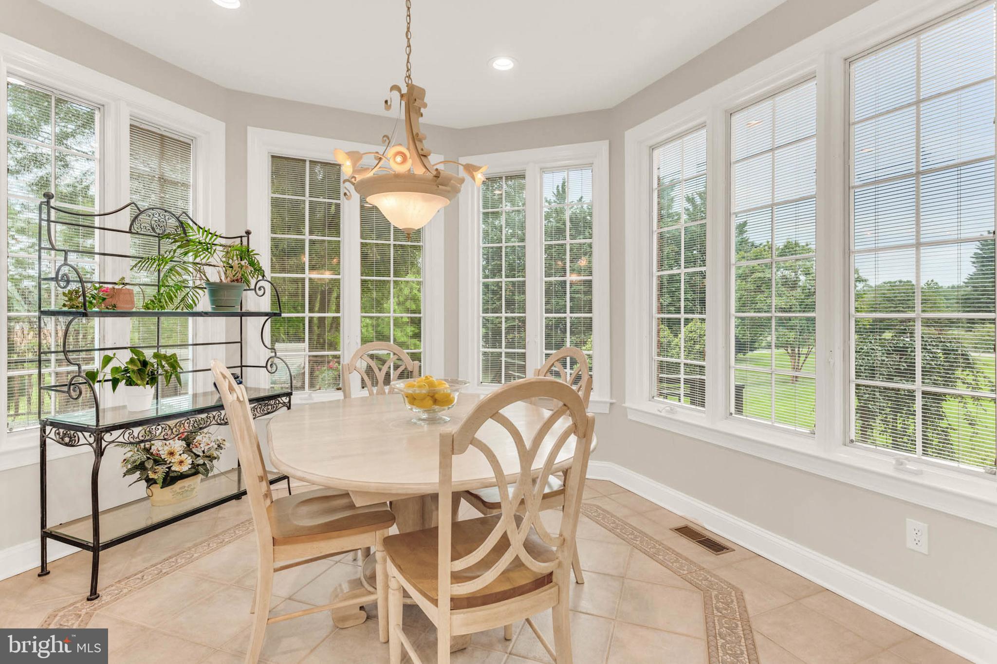 ALLNUTT FARMS ESTATES - Residential