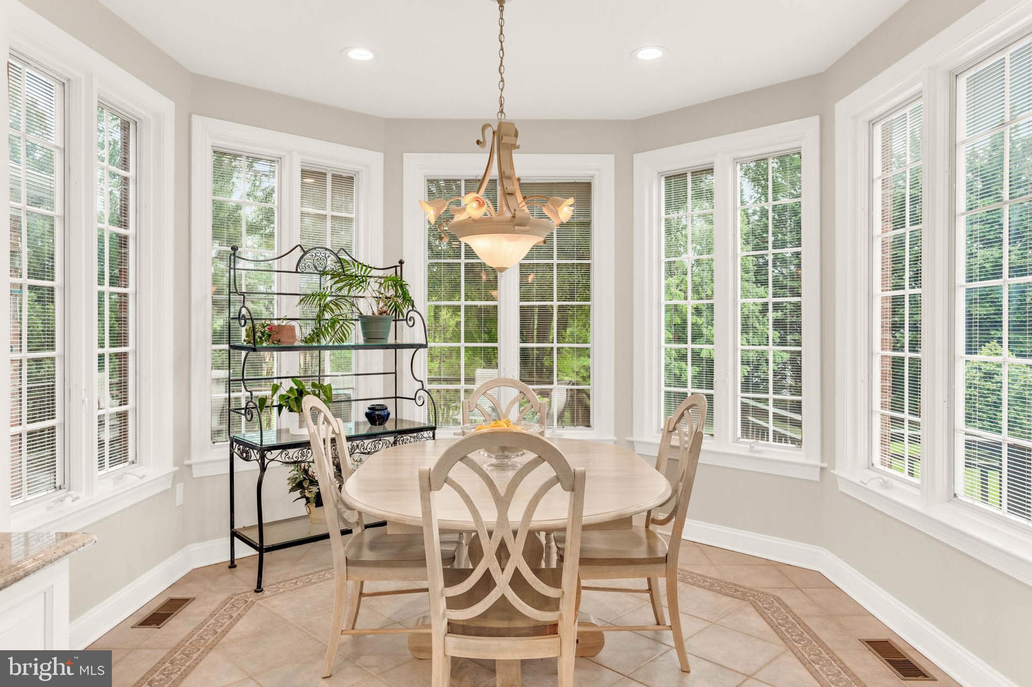 ALLNUTT FARMS ESTATES - Residential