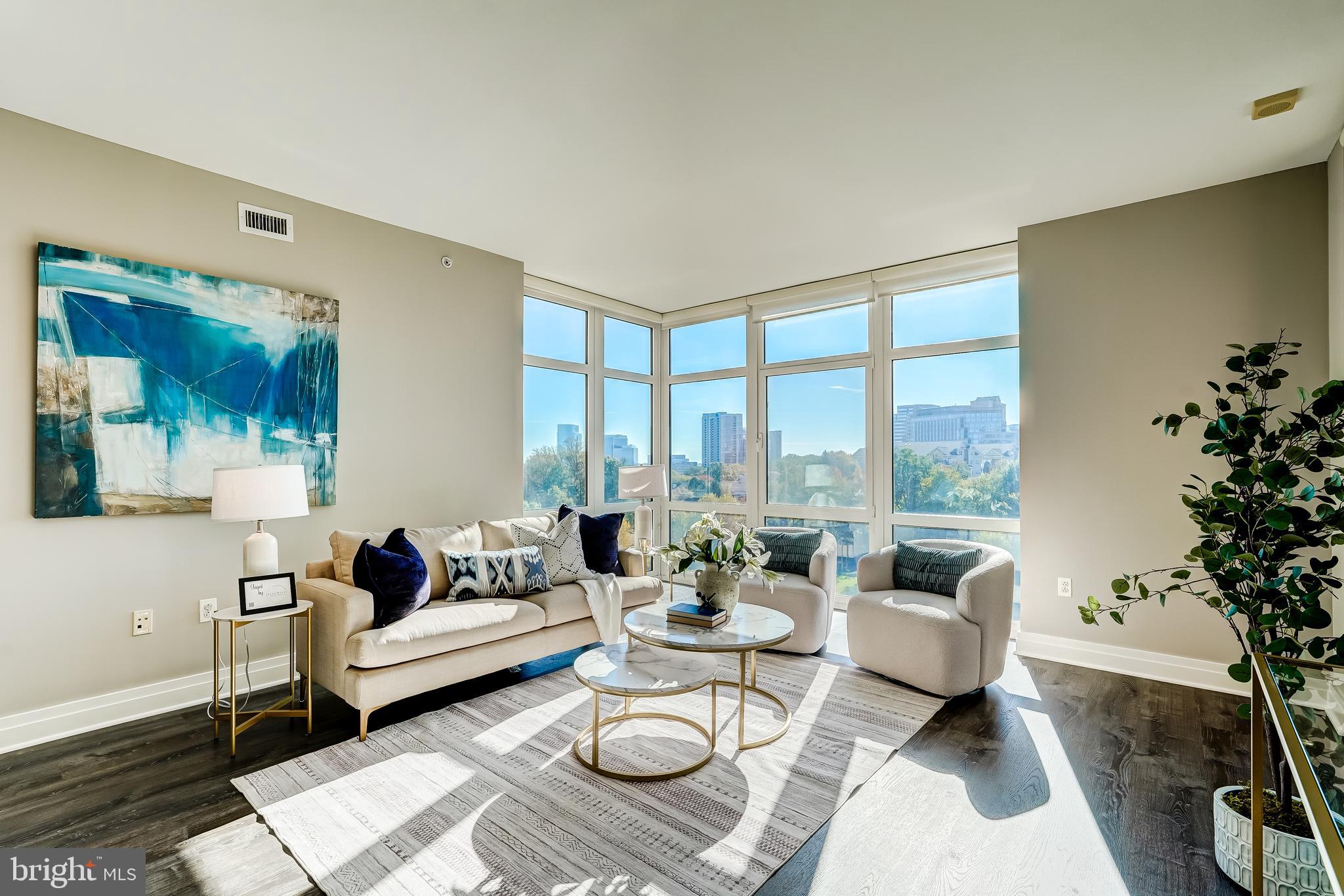 ONE PARK CREST CONDOMINIUM - Residential