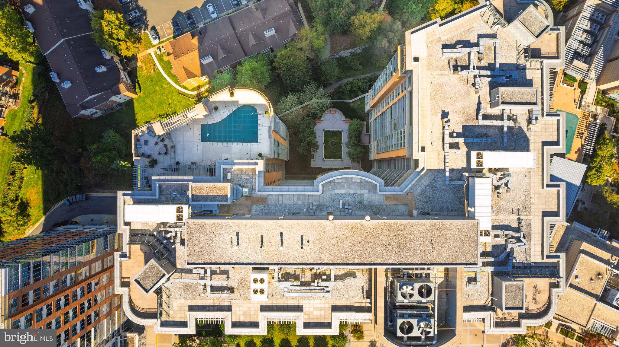 ONE PARK CREST CONDOMINIUM - Residential