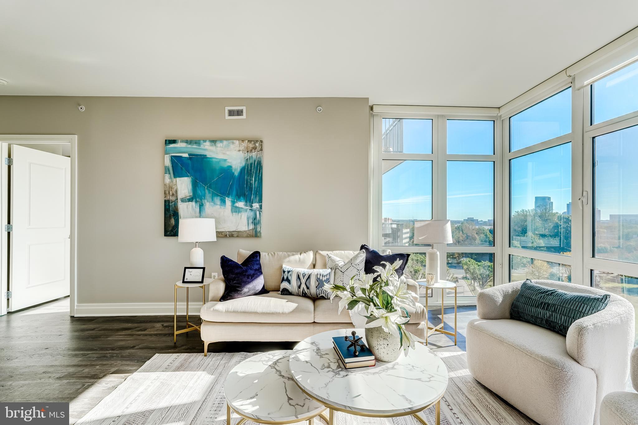 ONE PARK CREST CONDOMINIUM - Residential