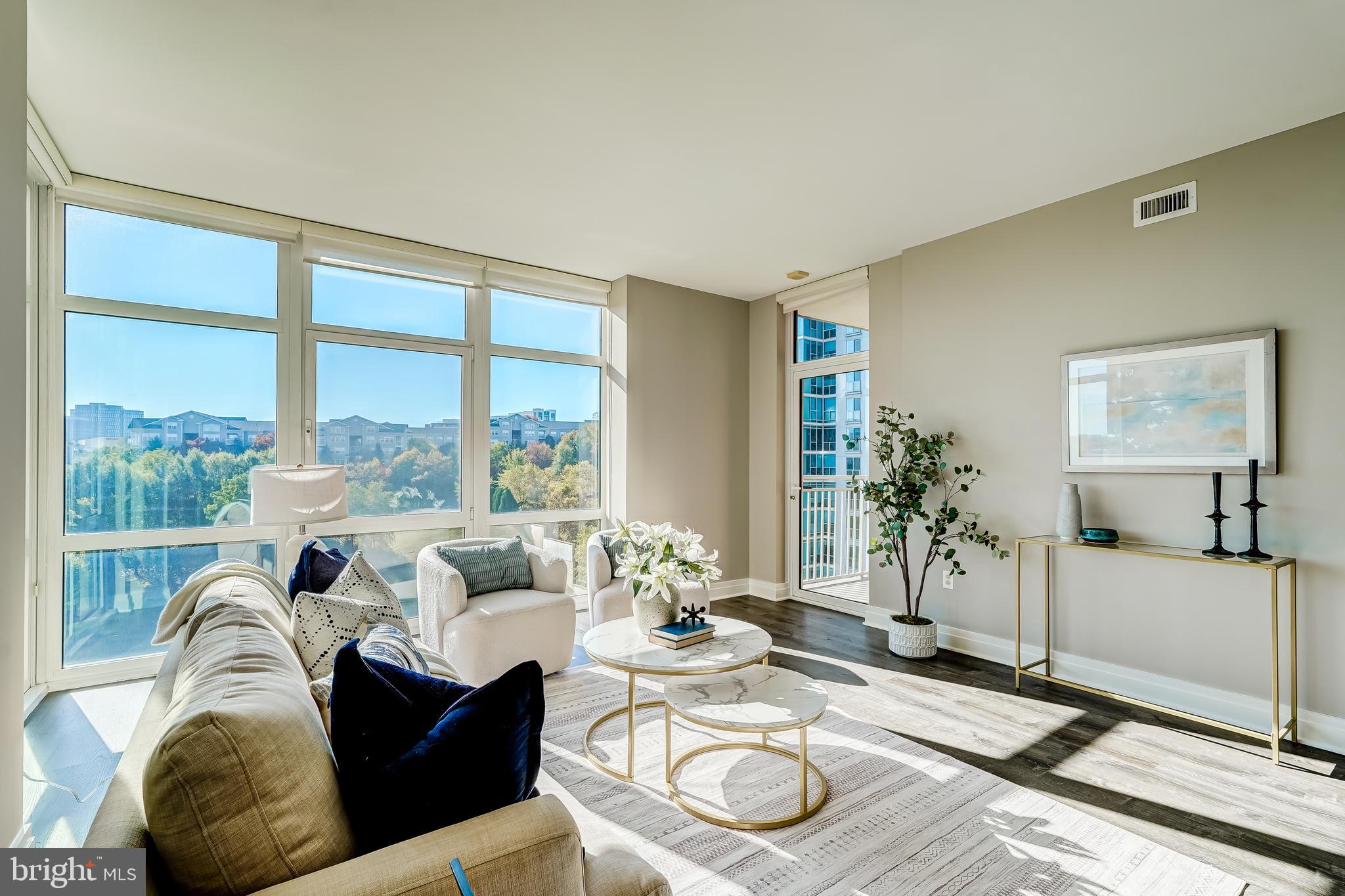 ONE PARK CREST CONDOMINIUM - Residential