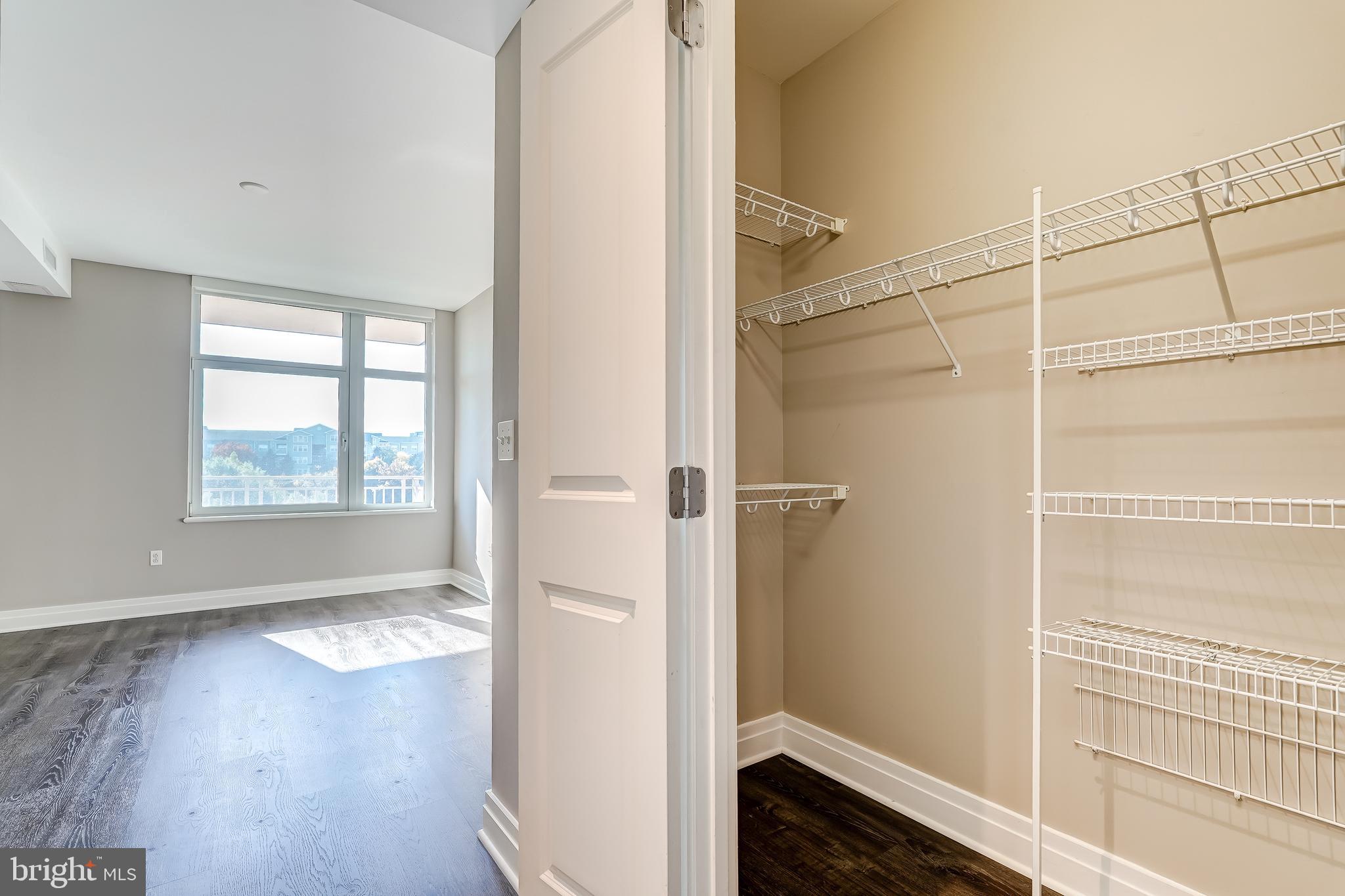 ONE PARK CREST CONDOMINIUM - Residential