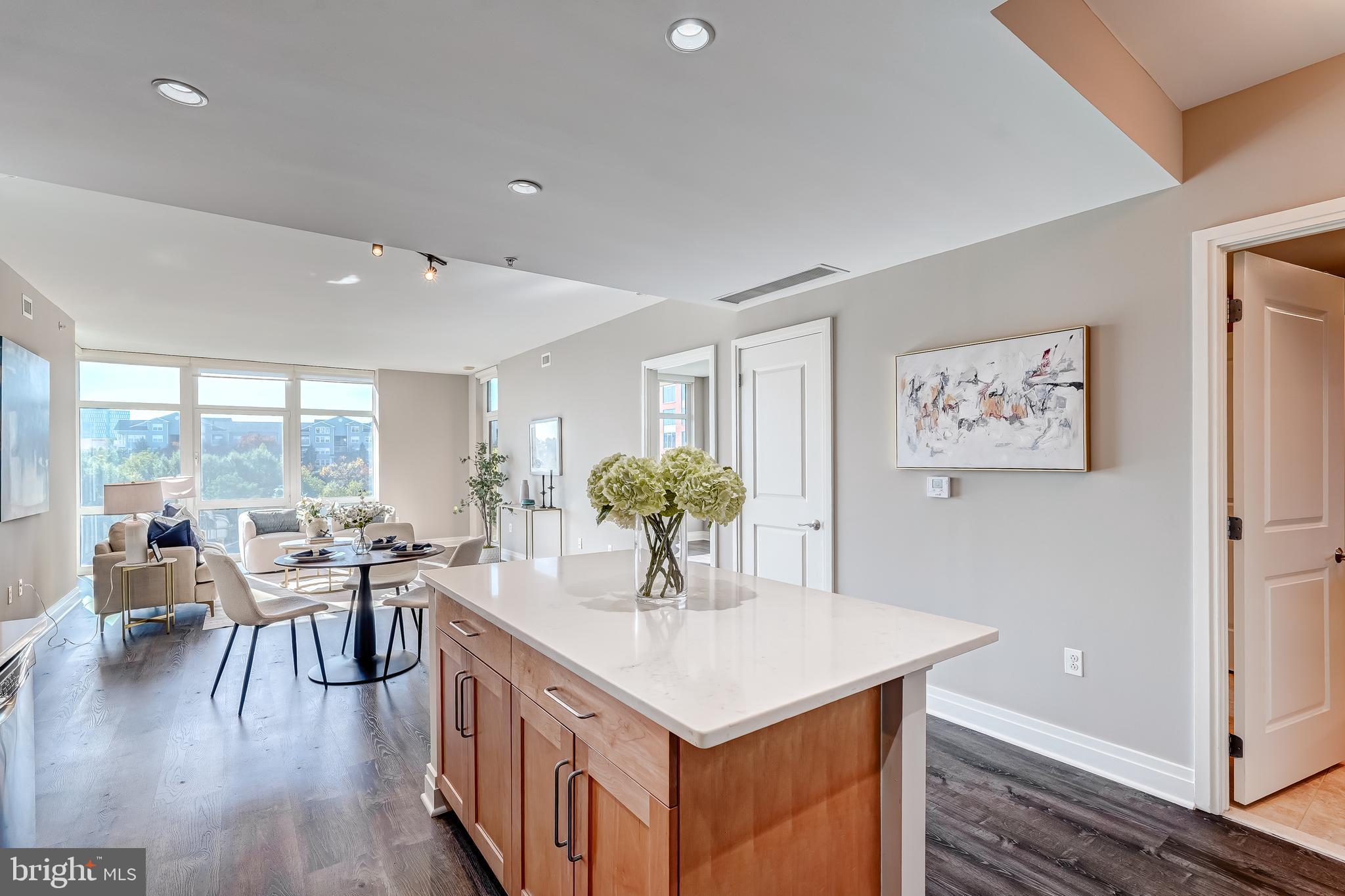 ONE PARK CREST CONDOMINIUM - Residential